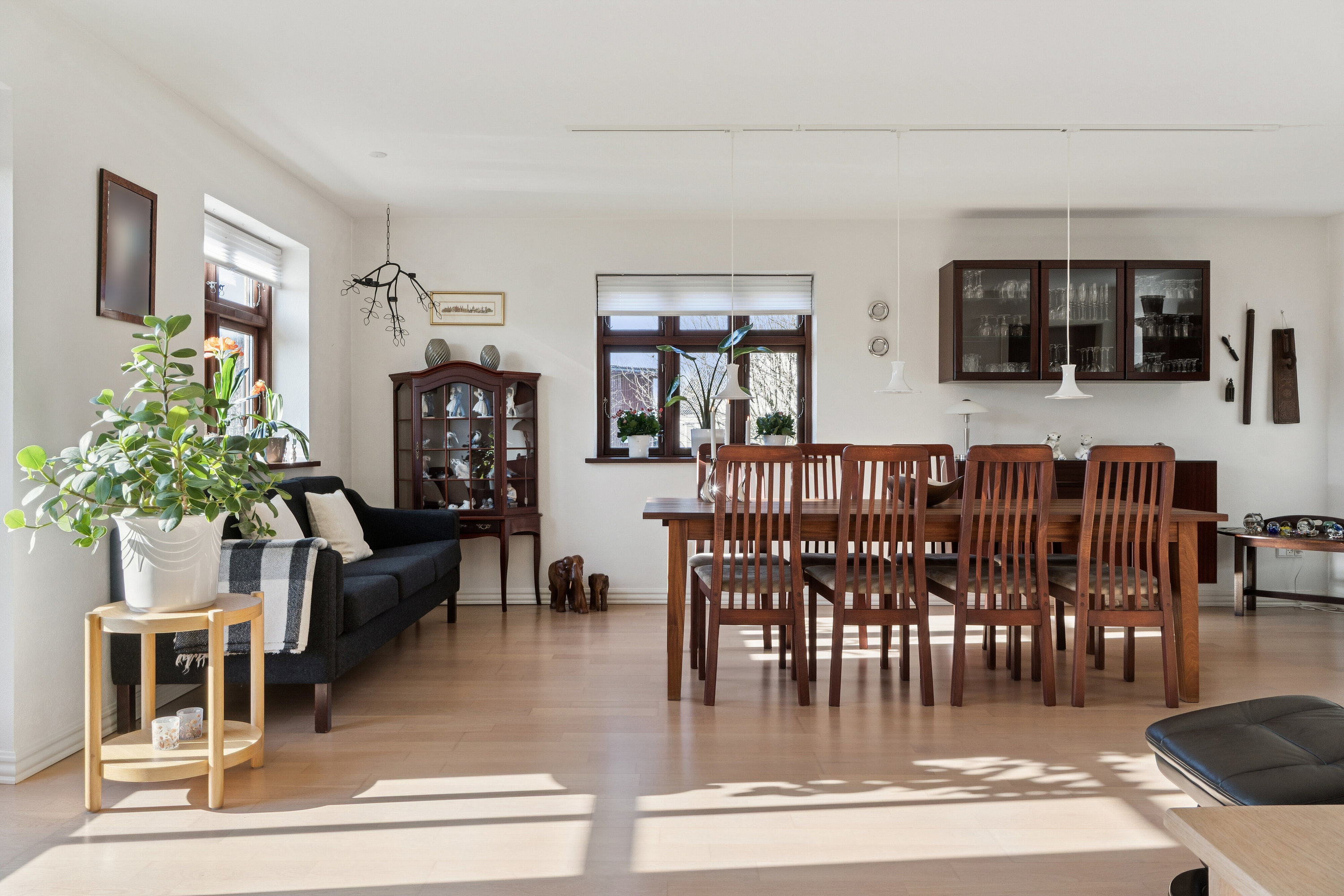 Fremhævet spisestue billede i fuldskærmstilstand. Billede af Ilbro Byvej 108, 9800 Hjørring