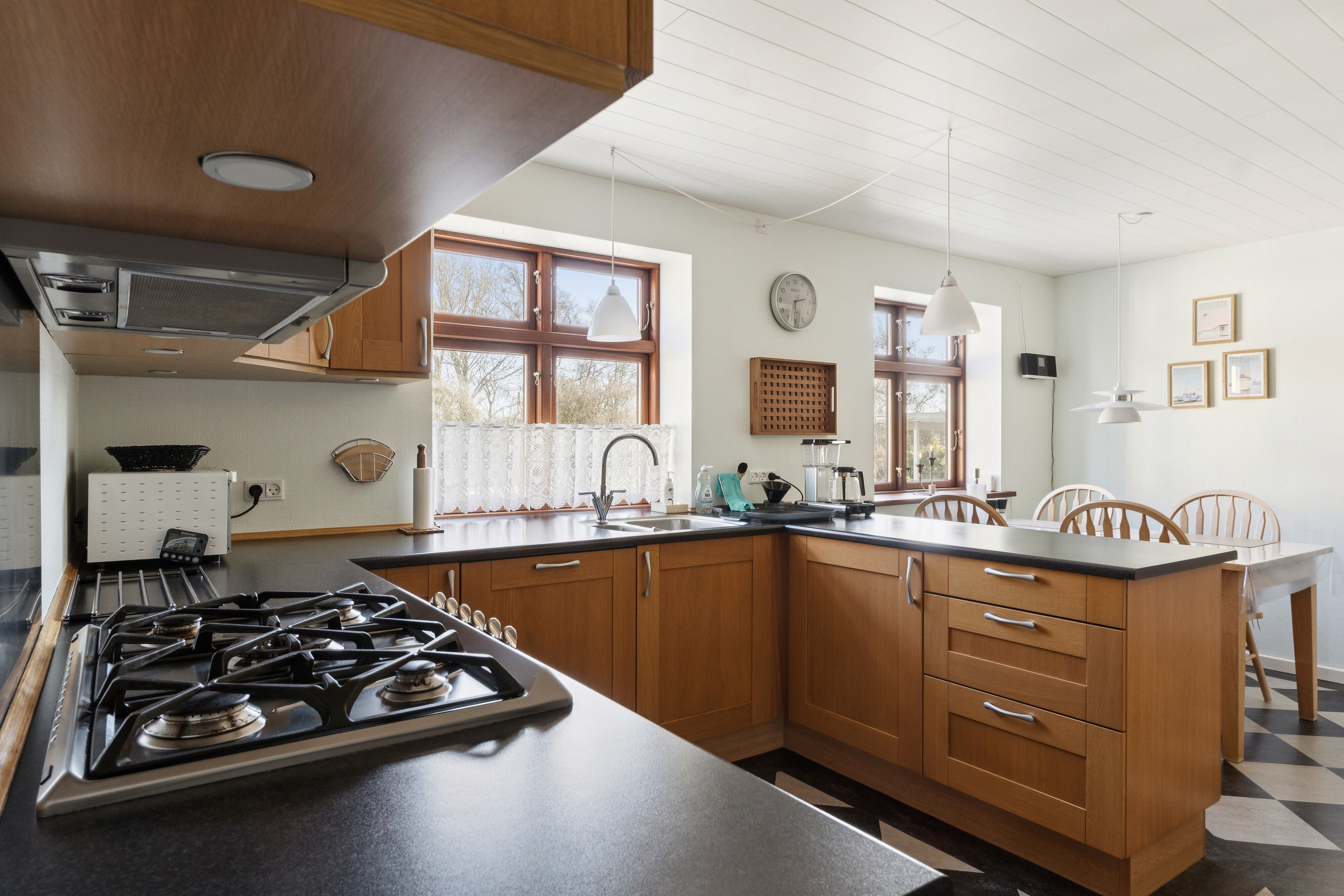 Fremhævet køkken billede i fuldskærmstilstand. Billede af Ilbro Byvej 108, 9800 Hjørring