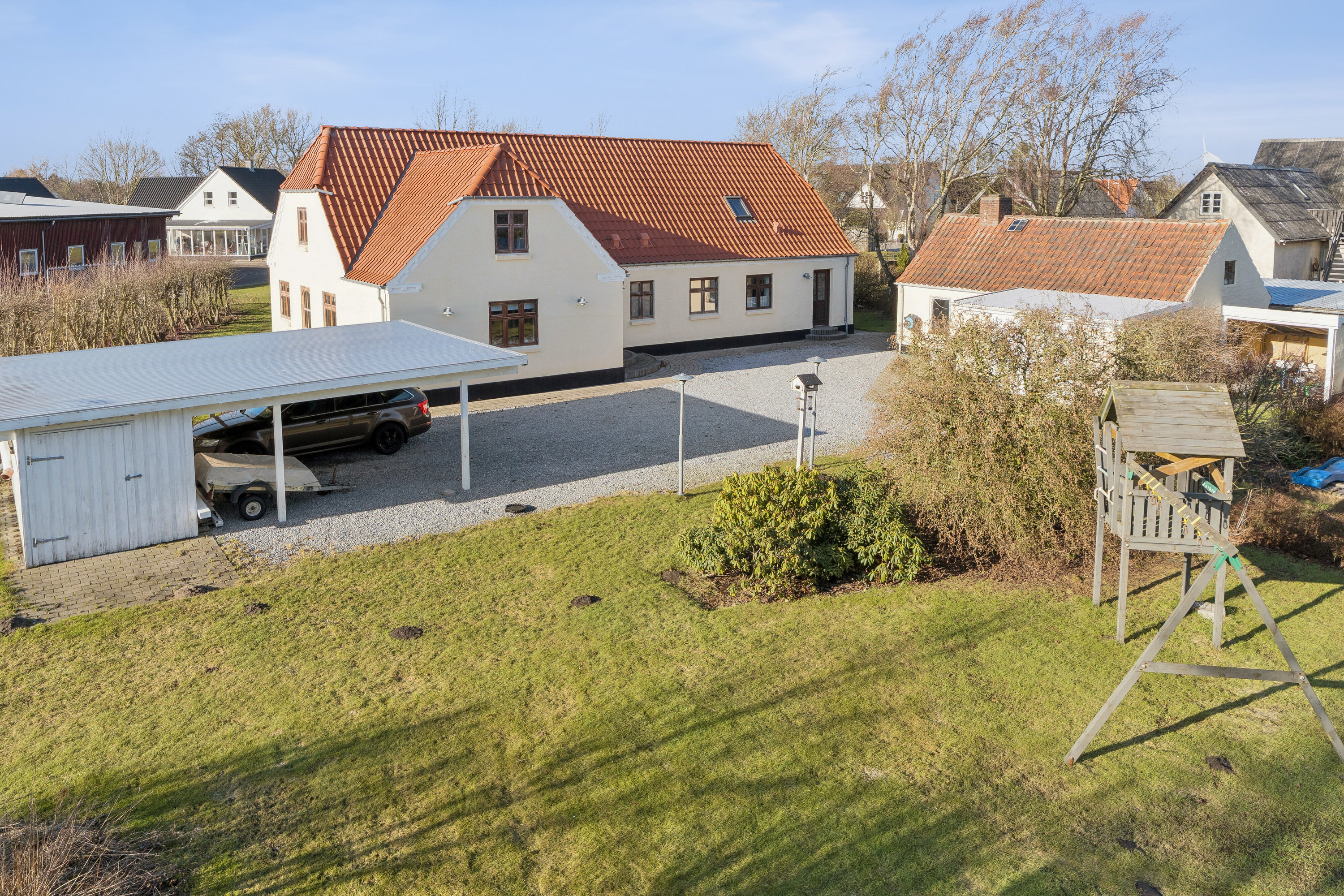 Fremhævet set fra haven billede i fuldskærmstilstand. Billede af Ilbro Byvej 108, 9800 Hjørring