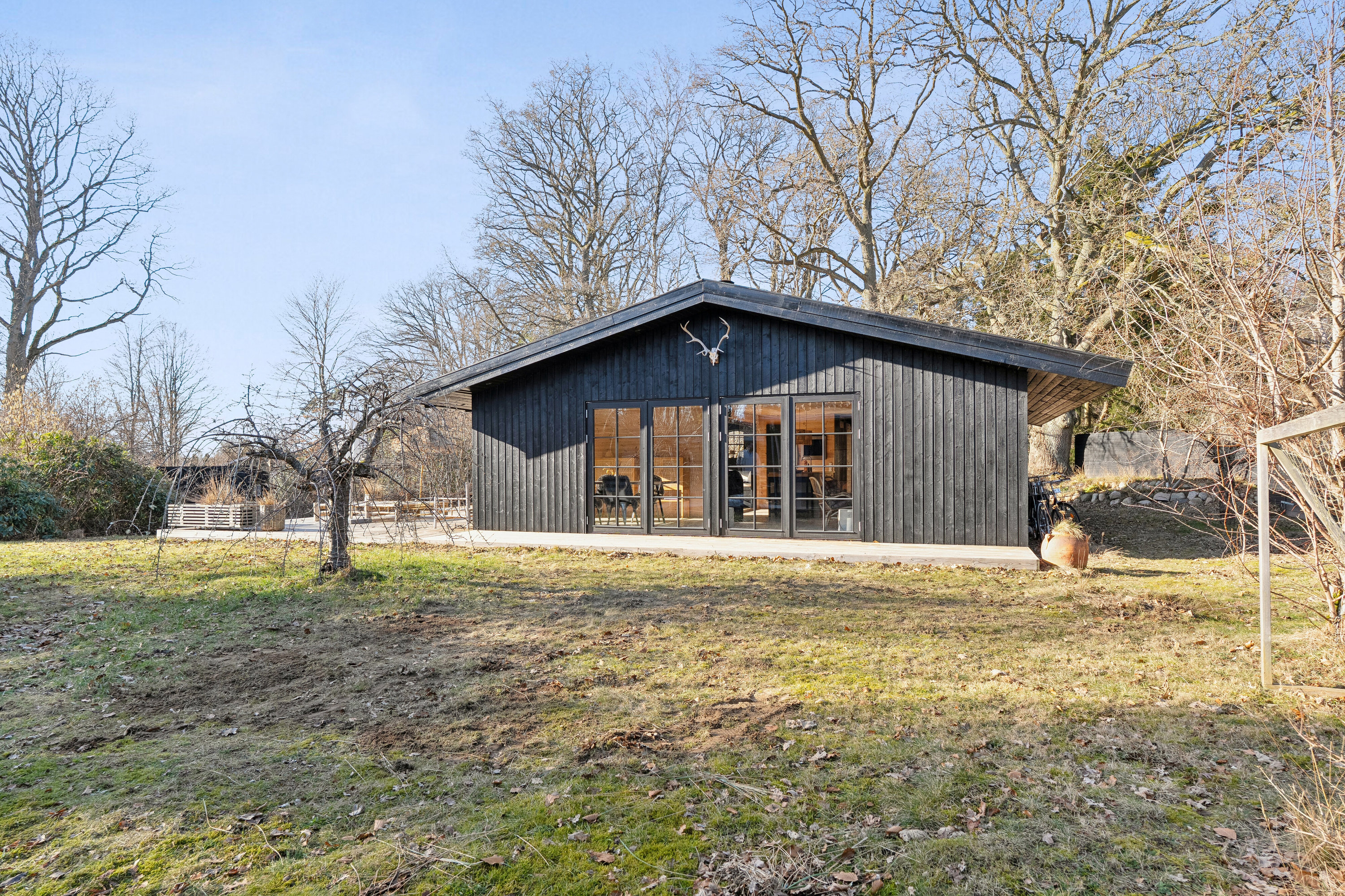 Fremhævet set fra haven billede i fuldskærmstilstand. Billede af Villingebækvej 81, 3100 Hornbæk