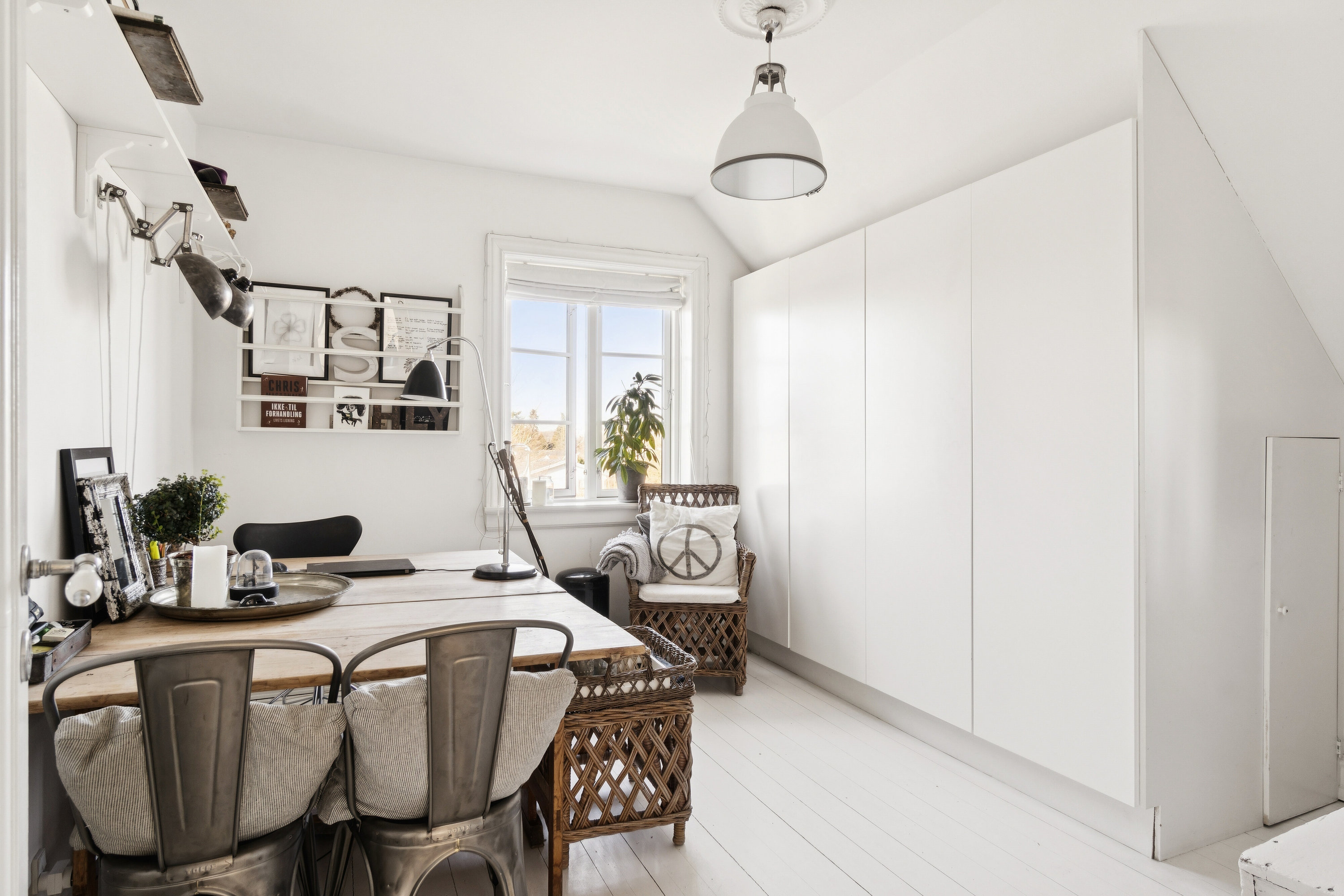 Fremhævet spisestue billede i fuldskærmstilstand. Billede af Hjortekærsvej 119A, 2800 Kongens Lyngby