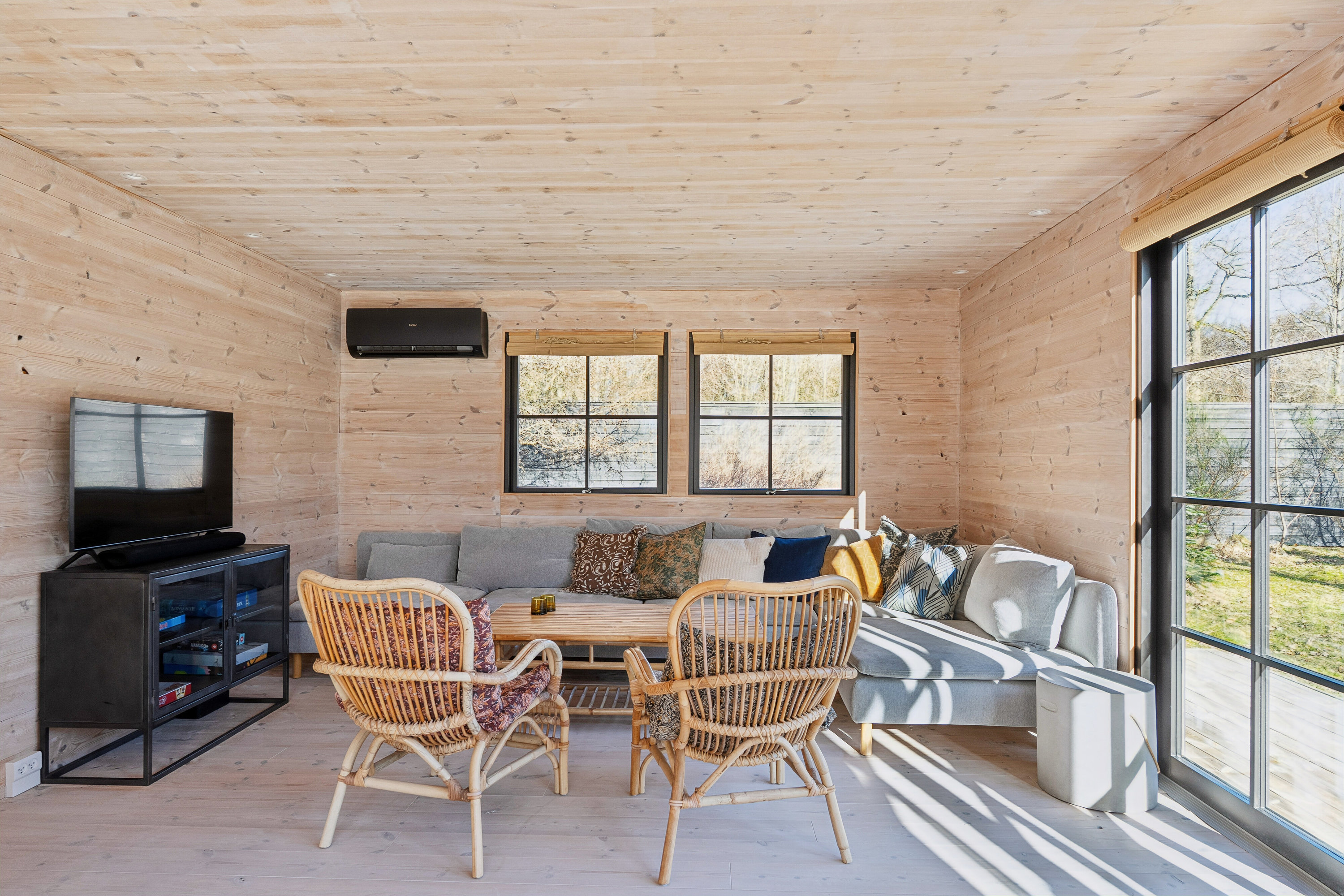 Fremhævet stue billede i fuldskærmstilstand. Billede af Villingebækvej 81, 3100 Hornbæk