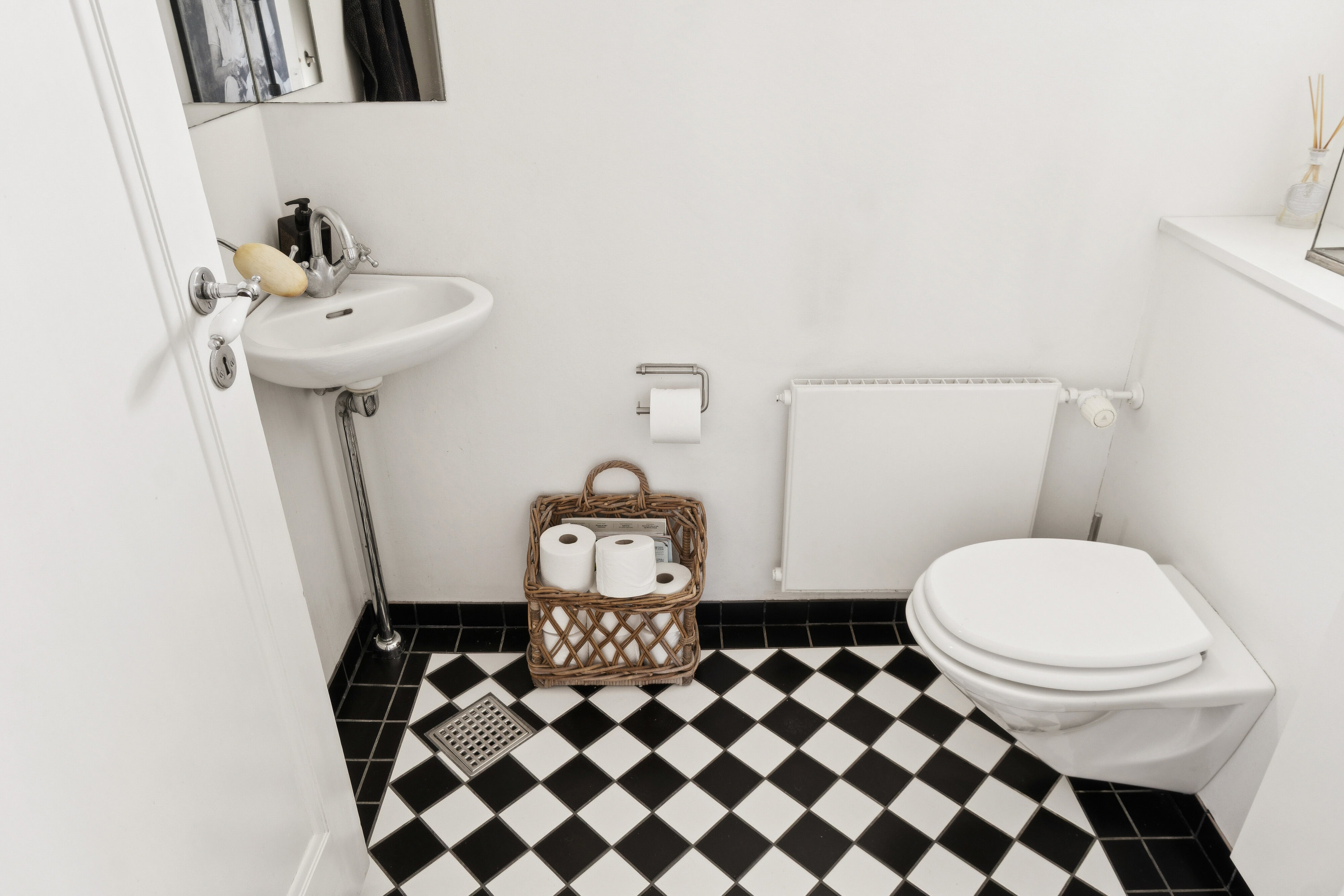 Fremhævet badeværelse billede i fuldskærmstilstand. Billede af Hjortekærsvej 119A, 2800 Kongens Lyngby