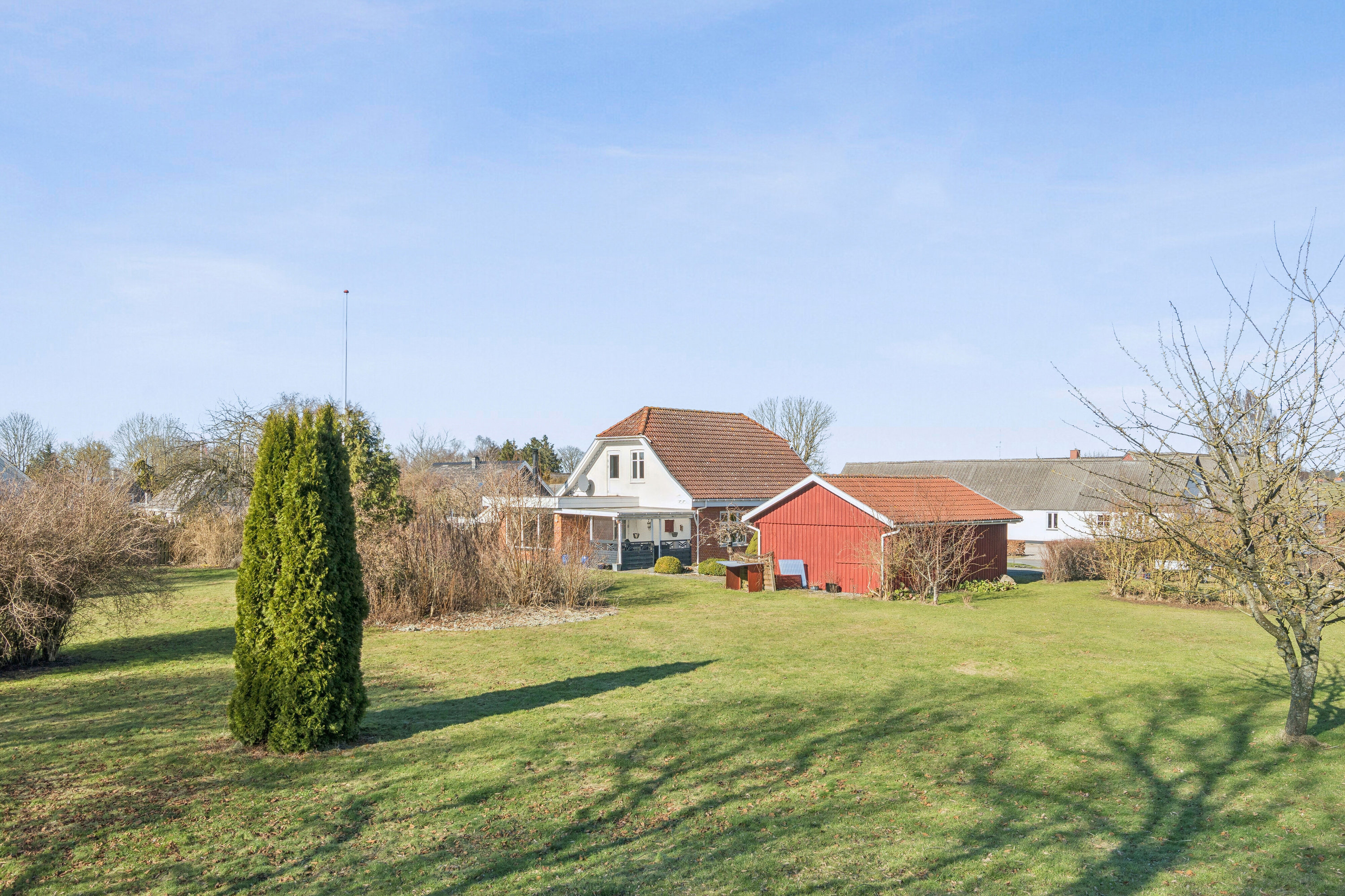 Fremhævet set fra haven billede i fuldskærmstilstand. Billede af Levetoftevej 15, 4690 Haslev