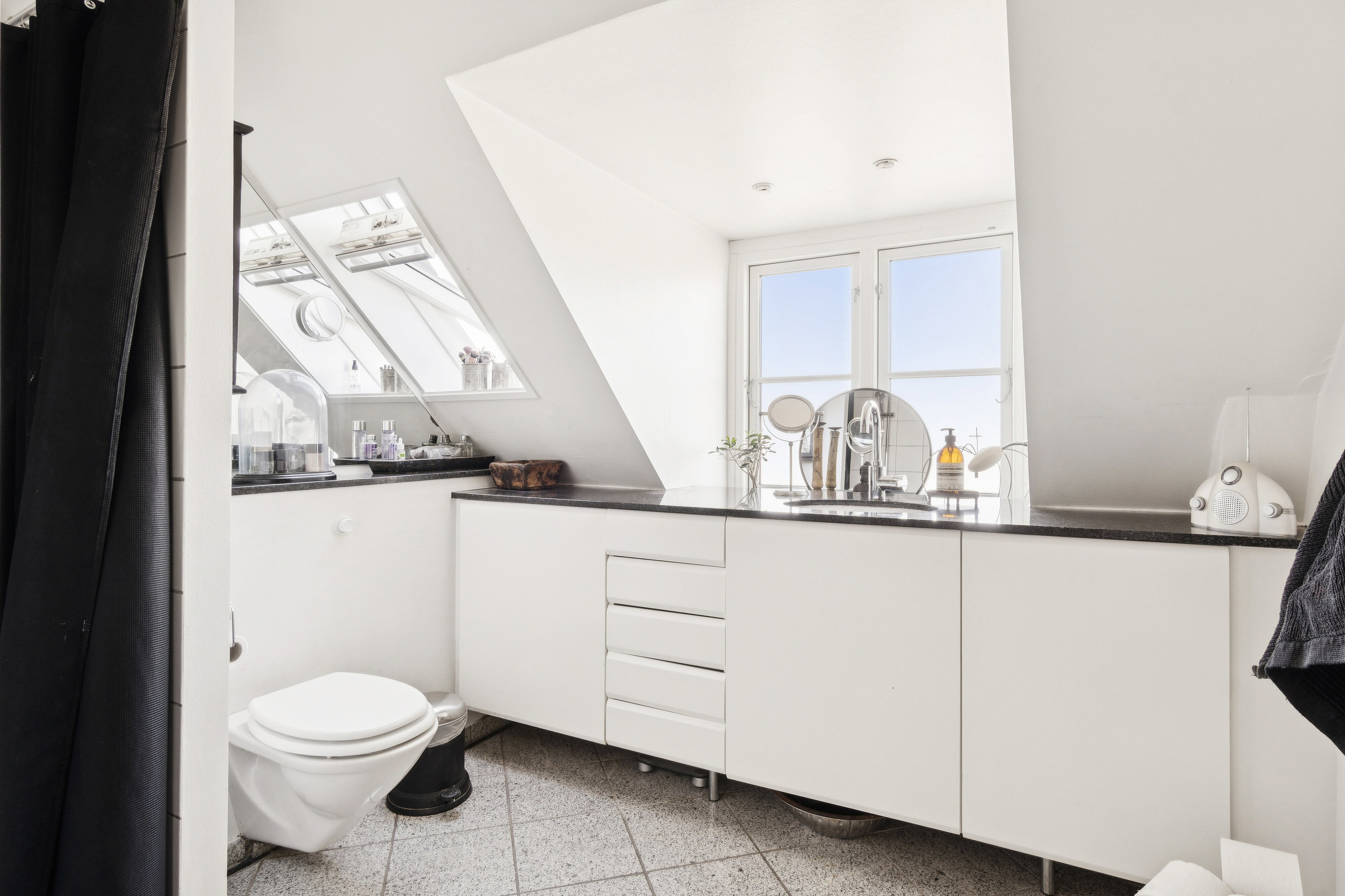 Fremhævet badeværelse billede i fuldskærmstilstand. Billede af Hjortekærsvej 119A, 2800 Kongens Lyngby