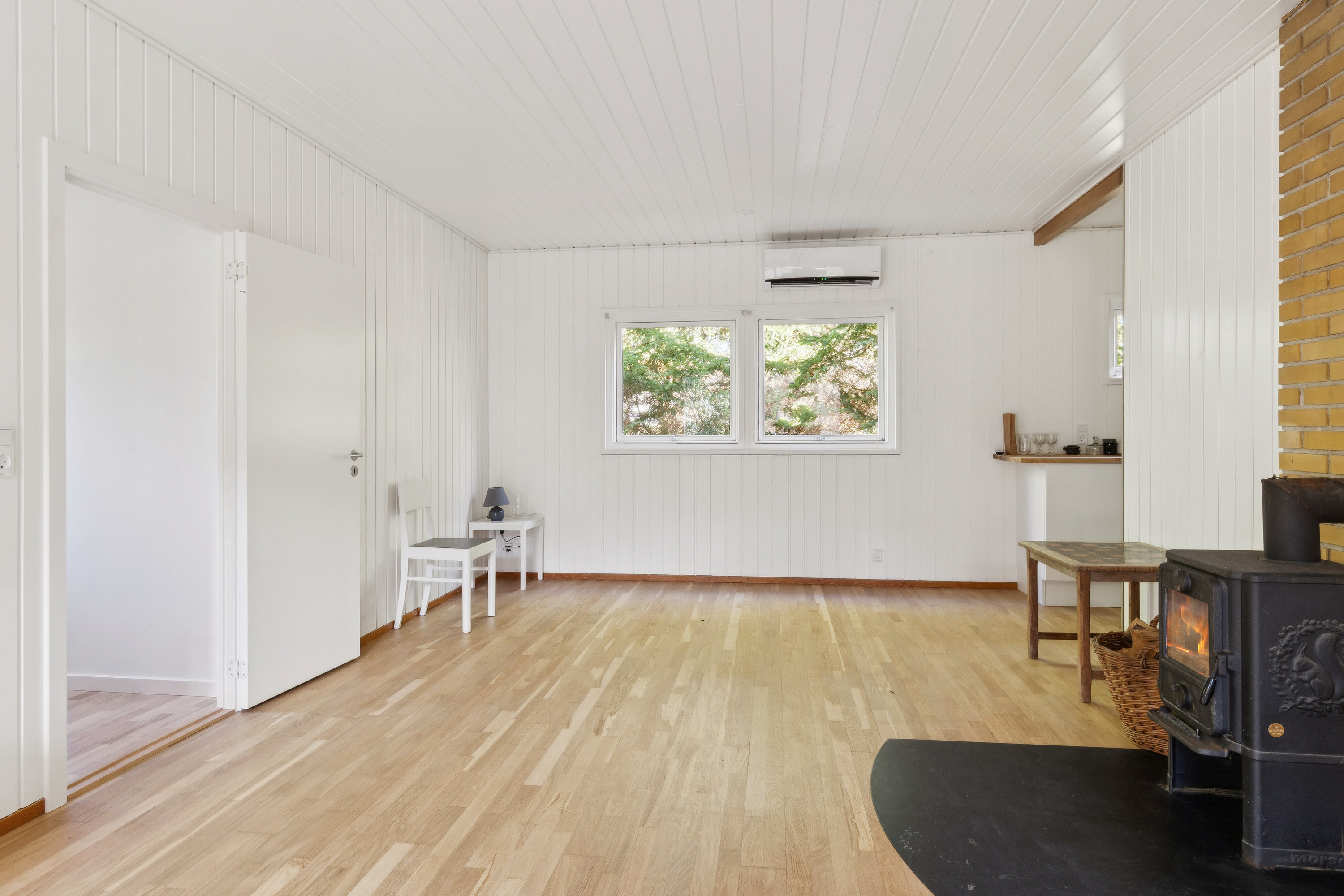 Fremhævet stue billede i fuldskærmstilstand. Billede af Høgevej 6, Indelukket, 4550 Asnæs