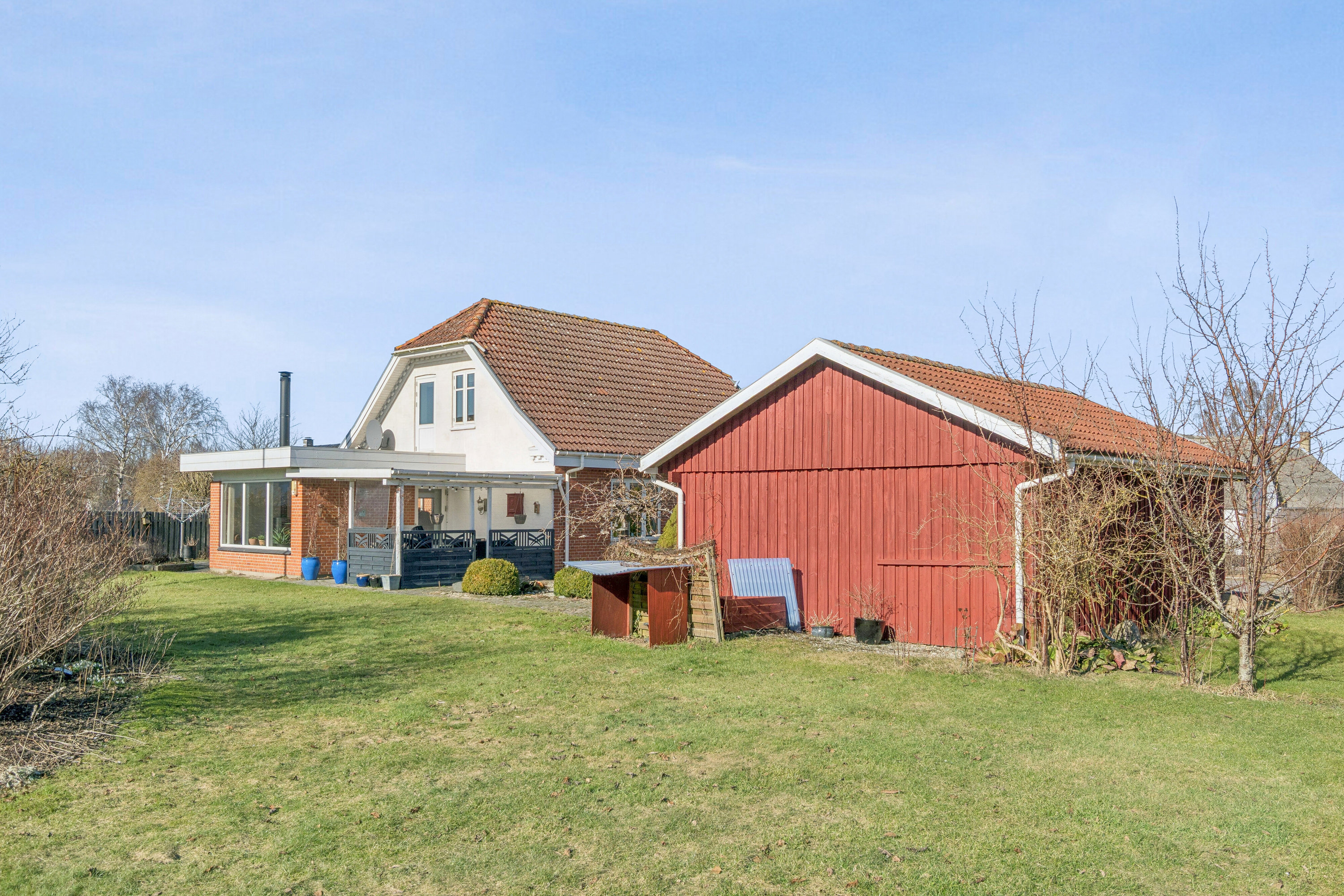 Fremhævet set fra haven billede i fuldskærmstilstand. Billede af Levetoftevej 15, 4690 Haslev