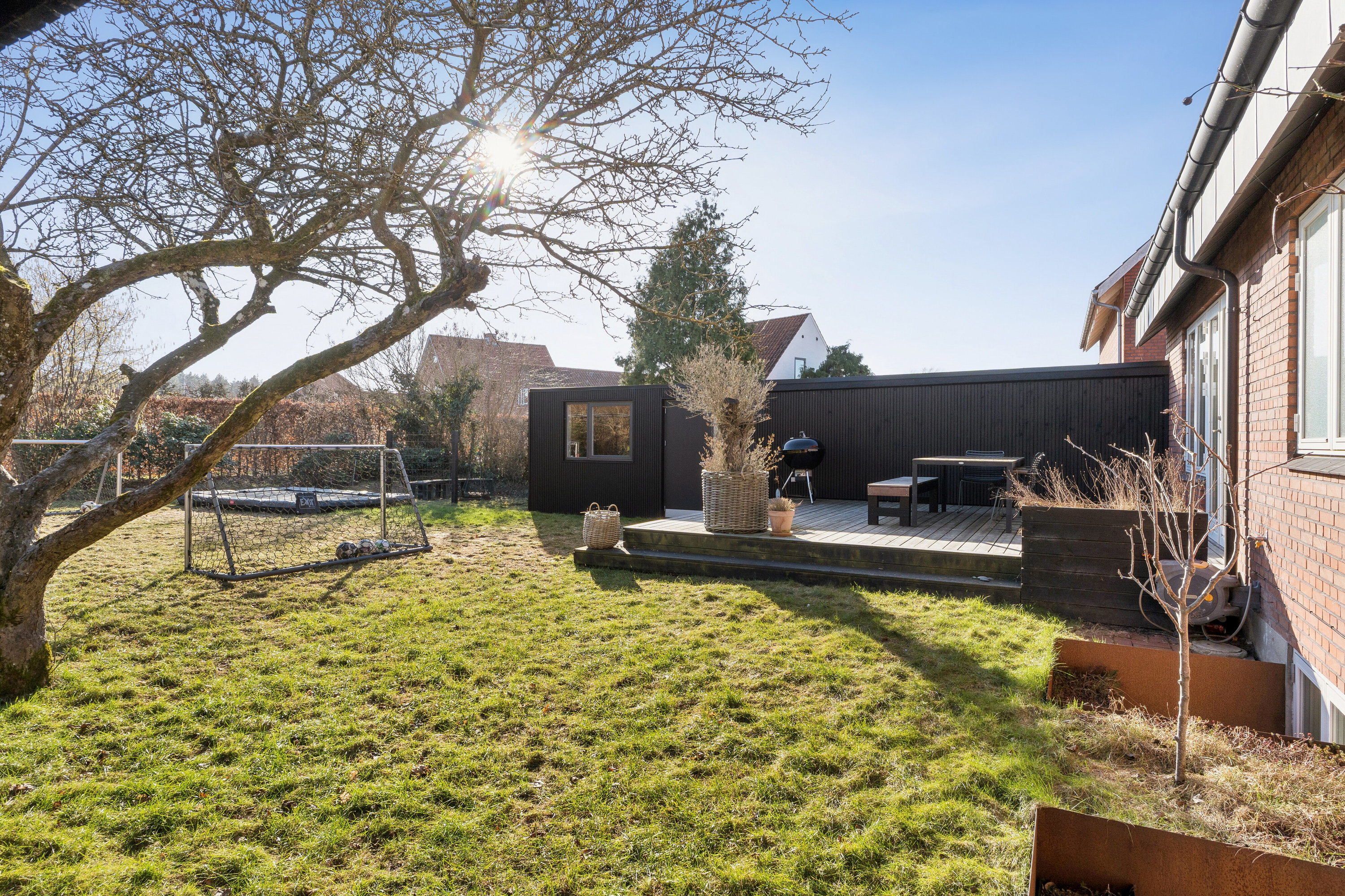 Fremhævet set fra haven billede i fuldskærmstilstand. Billede af Vestre Allé 23, 8600 Silkeborg