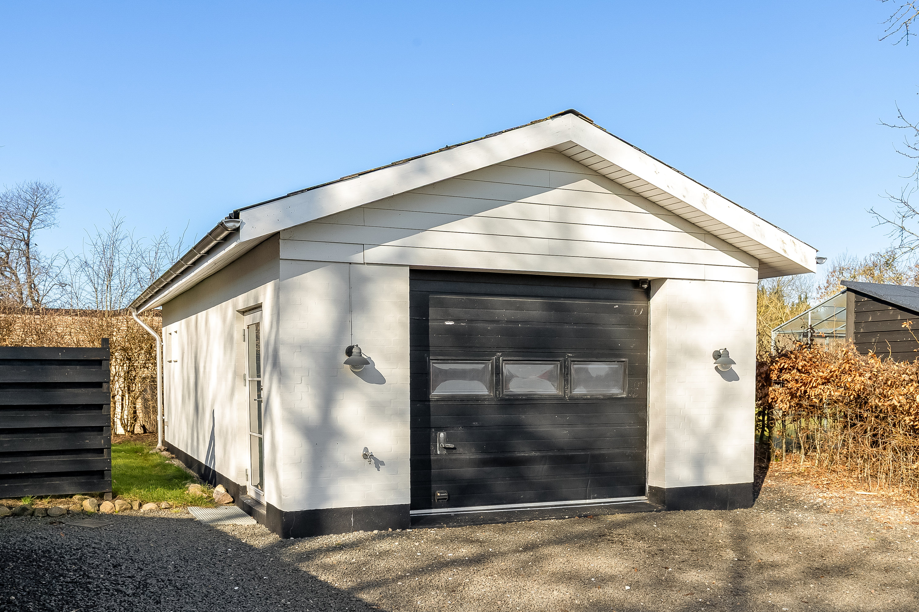 Fremhævet garage billede i fuldskærmstilstand. Billede af Gl. Bjært 34, 6091 Bjert