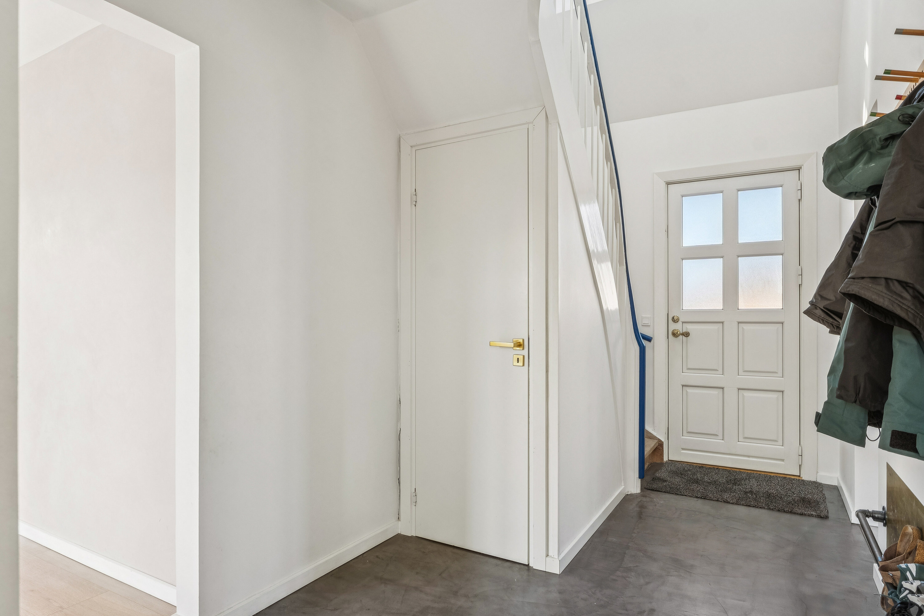 Fremhævet hall billede i fuldskærmstilstand. Billede af Vestre Allé 23, 8600 Silkeborg