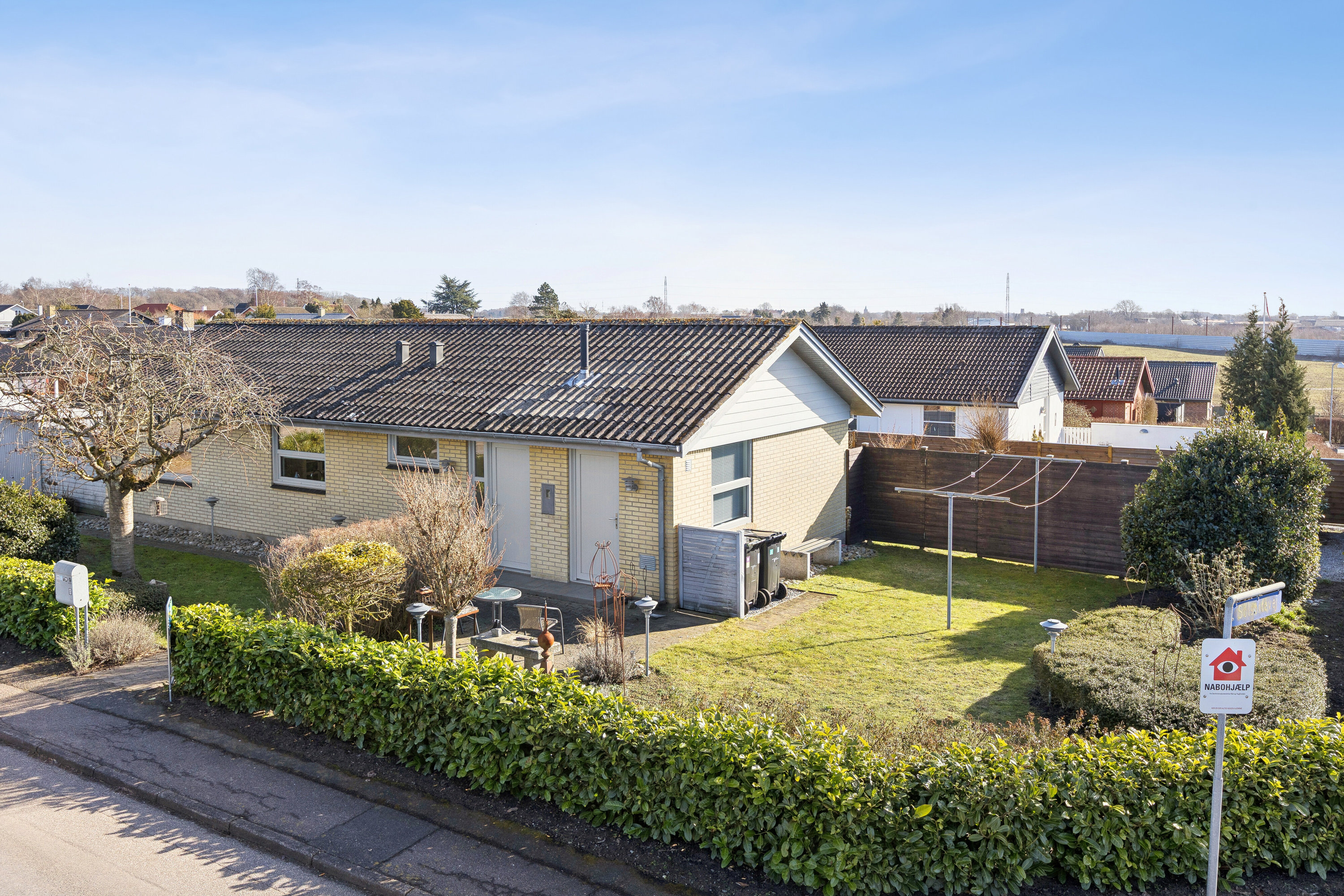 Fremhævet set fra vejen billede i fuldskærmstilstand. Billede af Linievej 9, 4760 Vordingborg