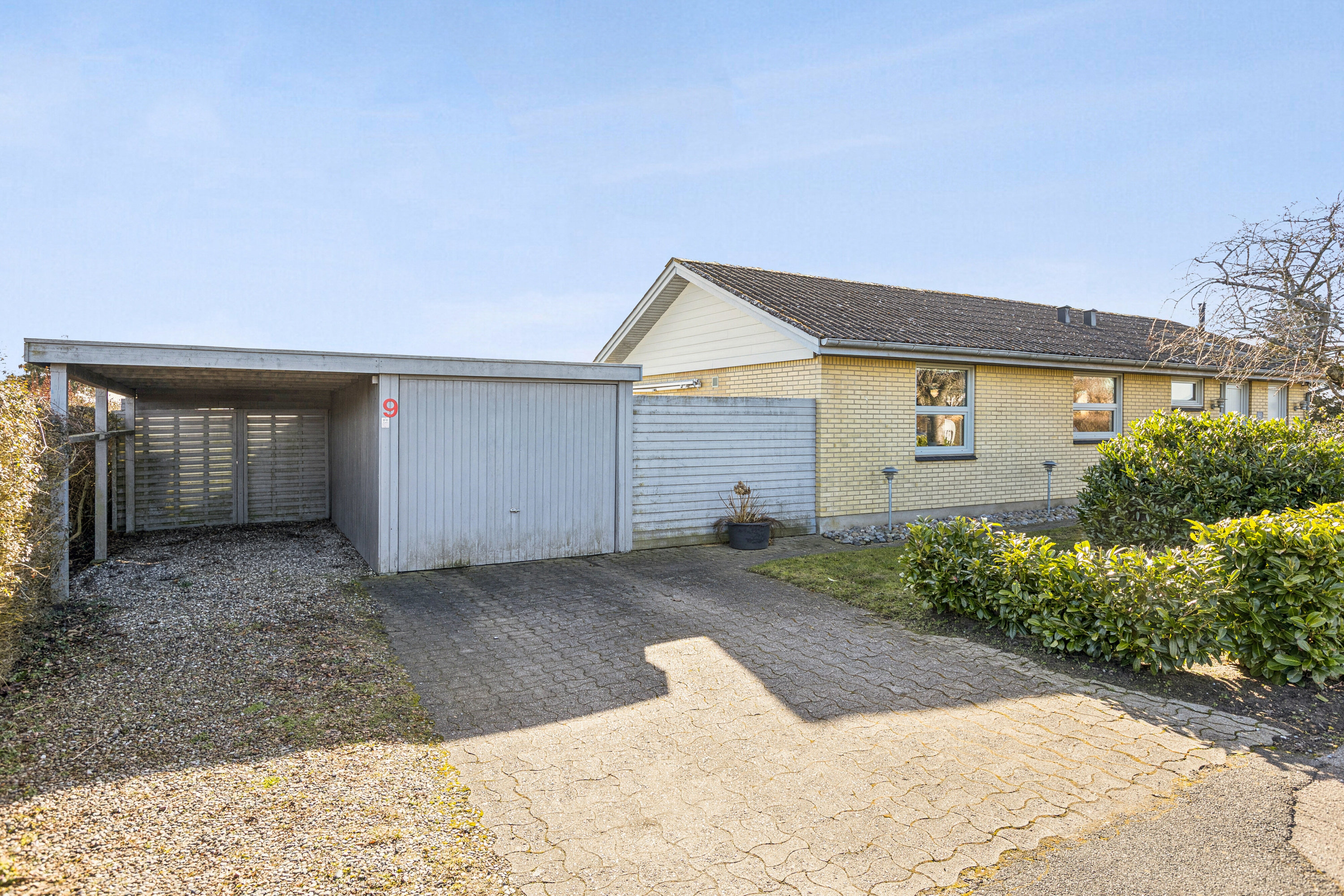 Fremhævet set fra haven billede i fuldskærmstilstand. Billede af Linievej 9, 4760 Vordingborg