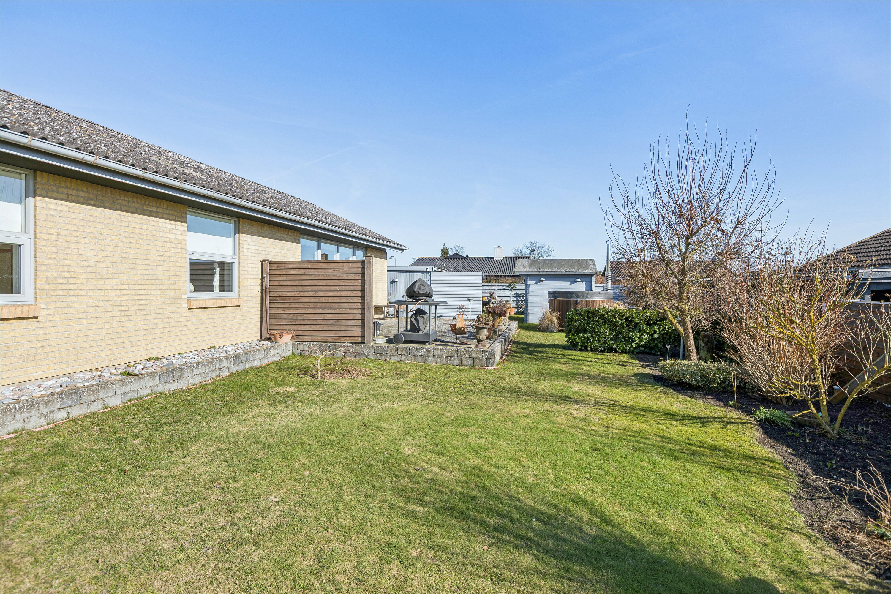 Fremhævet set fra haven billede i fuldskærmstilstand. Billede af Linievej 9, 4760 Vordingborg