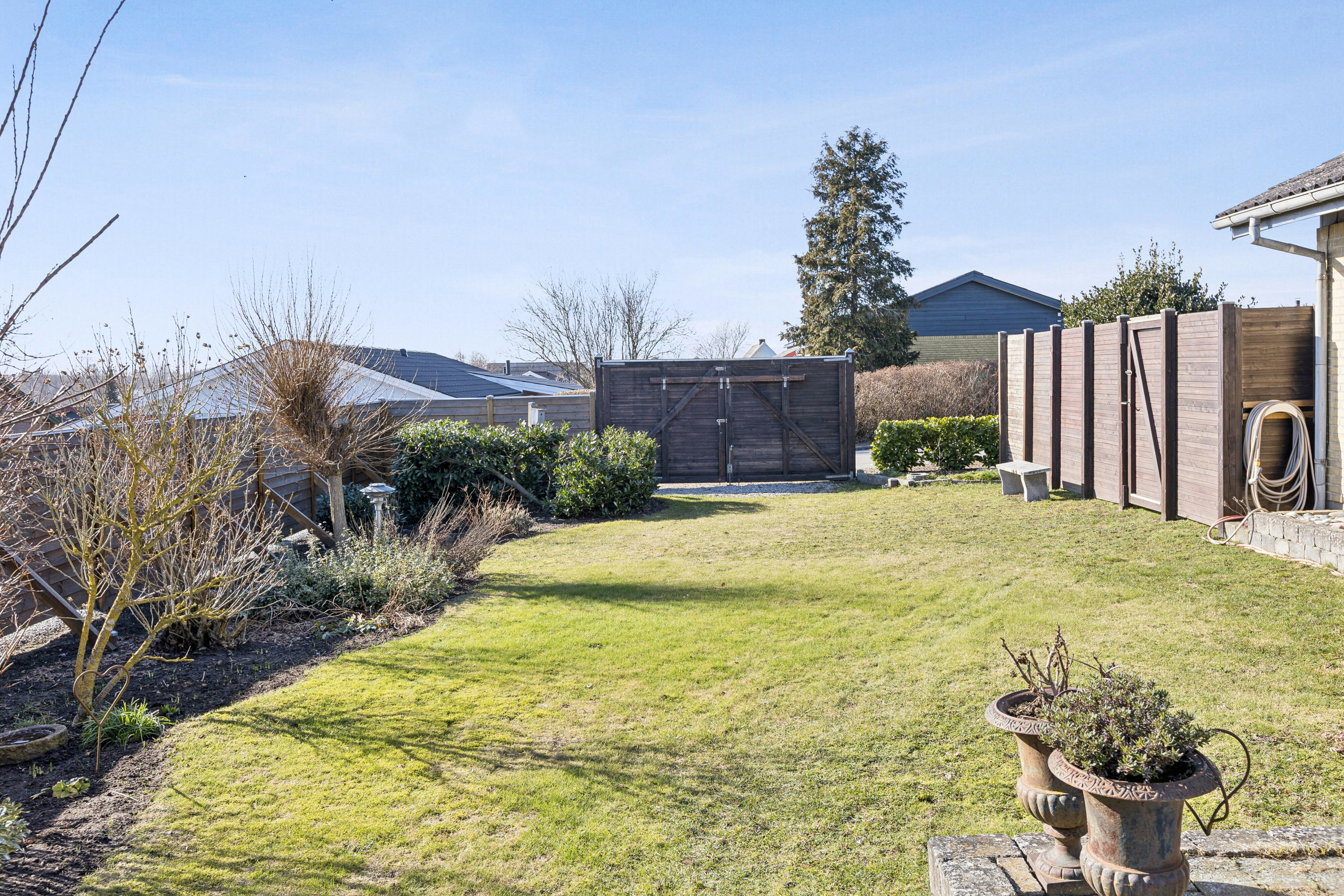 Fremhævet set fra haven billede i fuldskærmstilstand. Billede af Linievej 9, 4760 Vordingborg