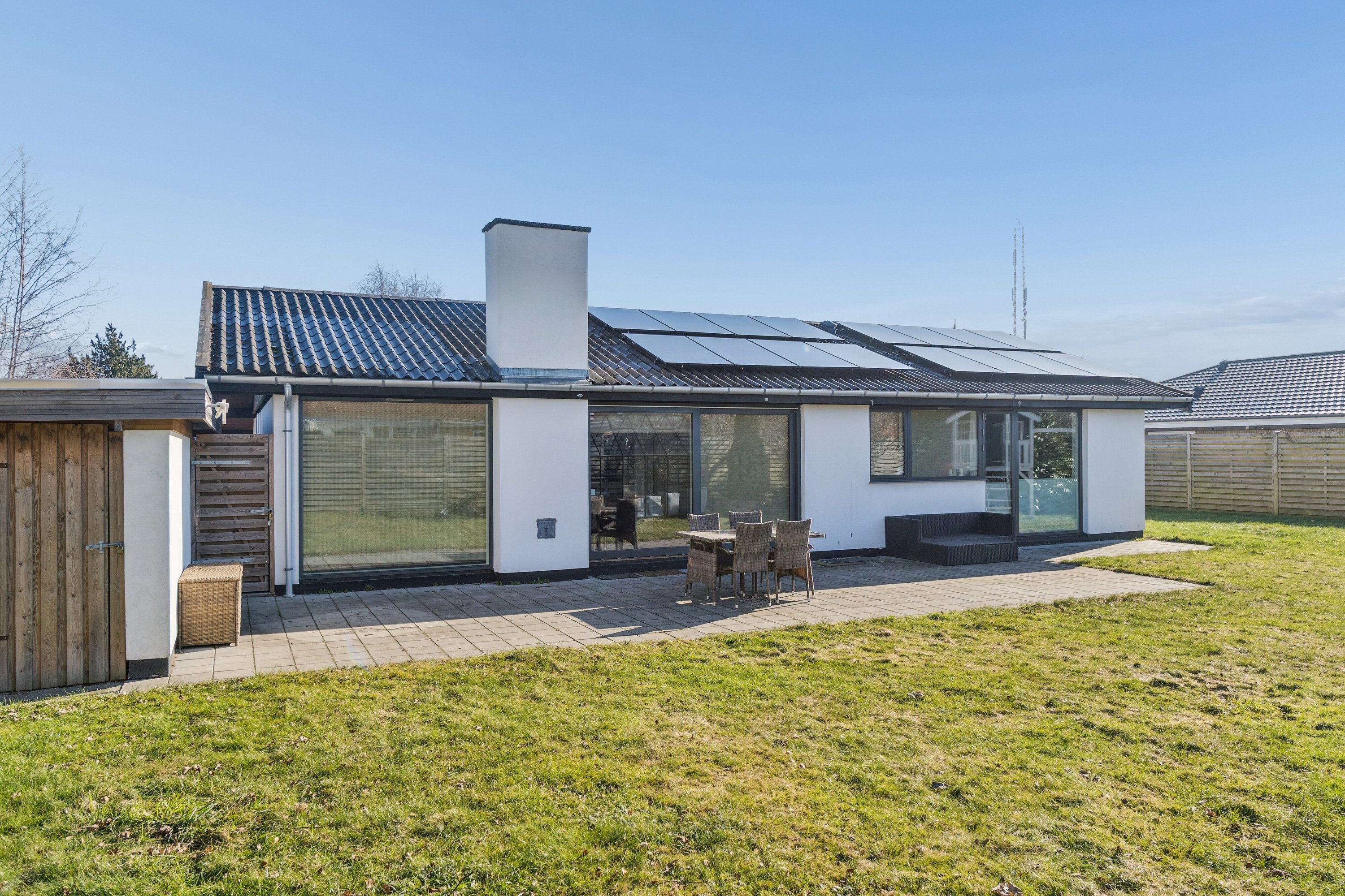 Fremhævet set fra vejen billede i fuldskærmstilstand. Billede af Kongsager 35, 2620 Albertslund