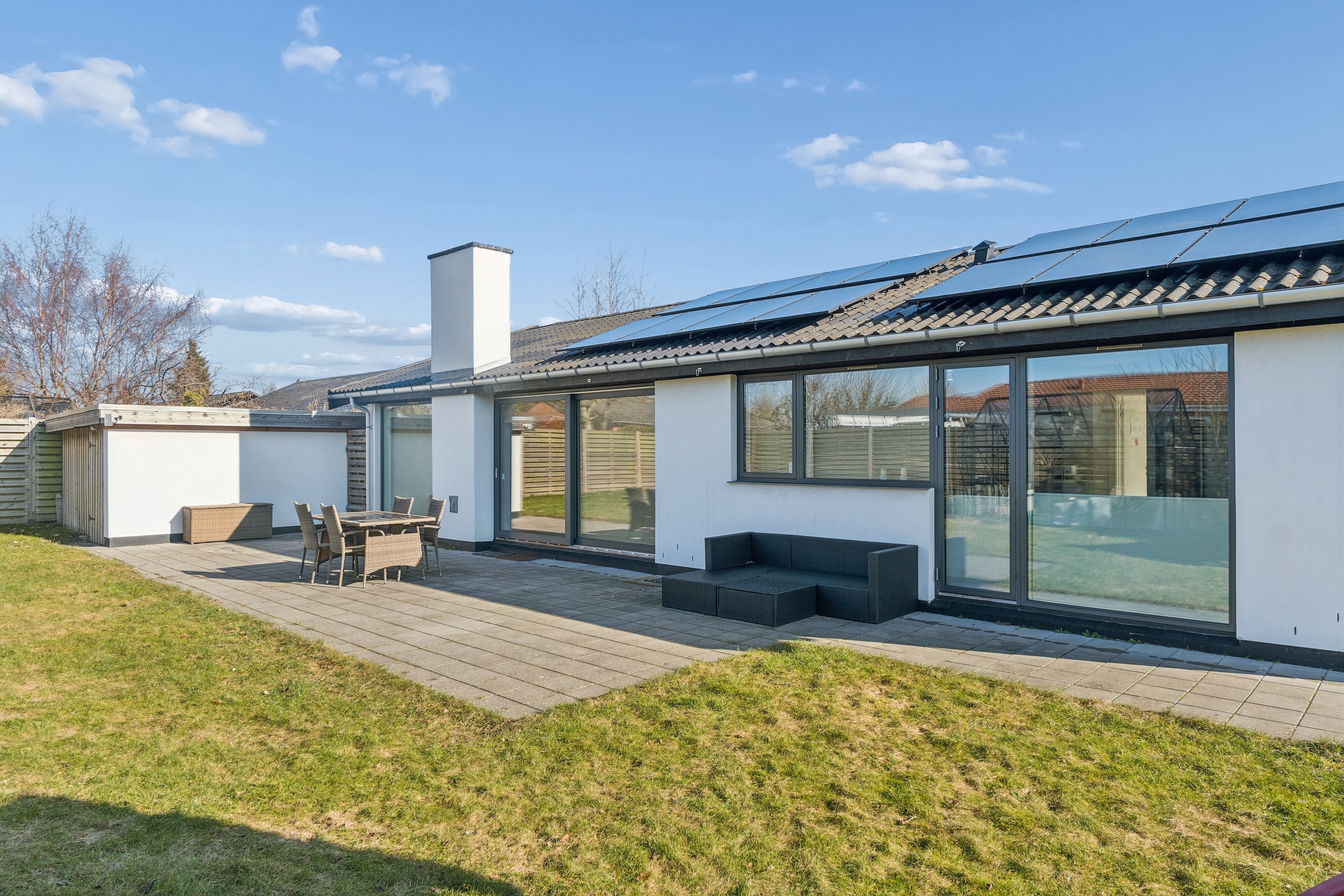 Fremhævet udendørs billede i fuldskærmstilstand. Billede af Kongsager 35, 2620 Albertslund