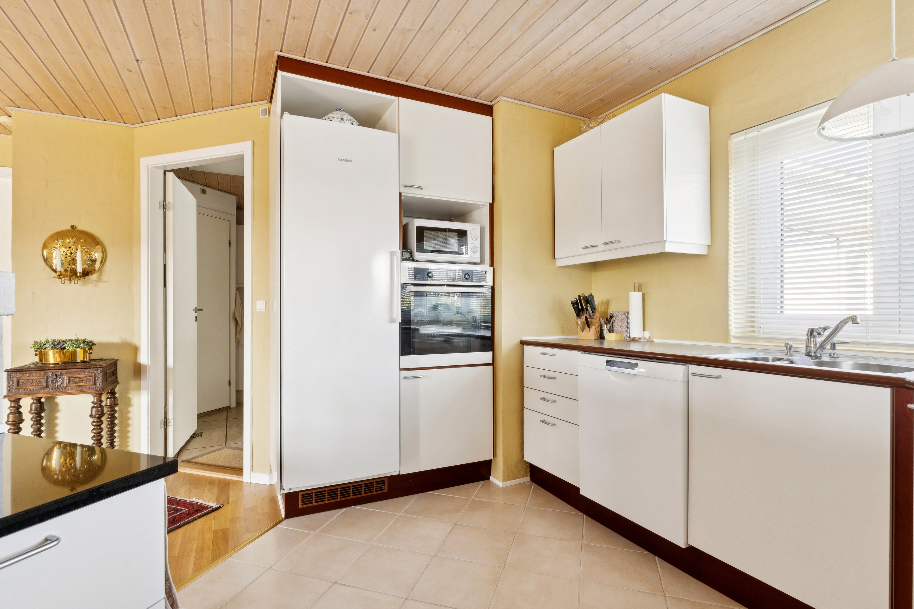 Fremhævet køkken billede i fuldskærmstilstand. Billede af Kalveknækket 19, Kollund, 6340 Kruså