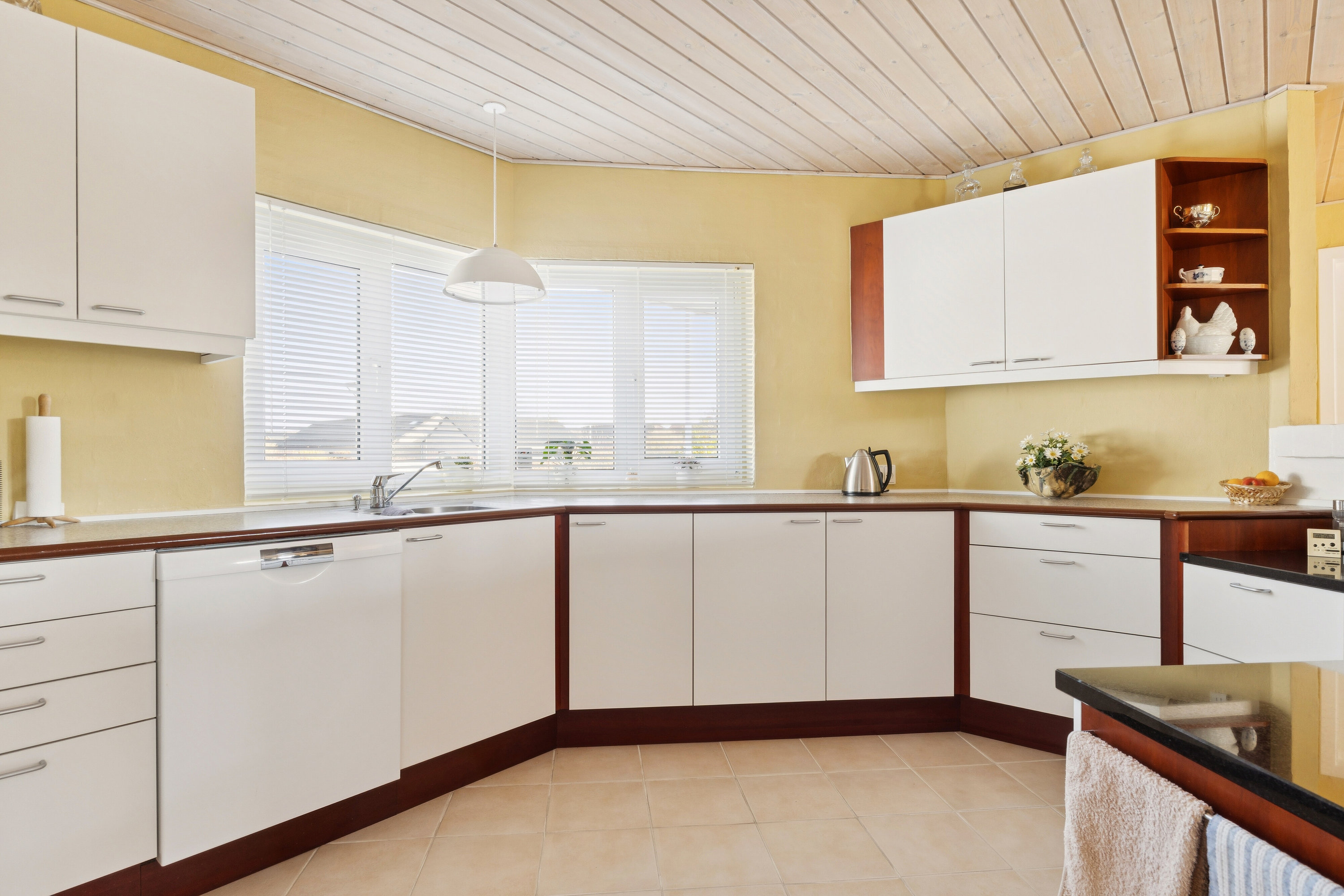 Fremhævet køkken billede i fuldskærmstilstand. Billede af Kalveknækket 19, Kollund, 6340 Kruså