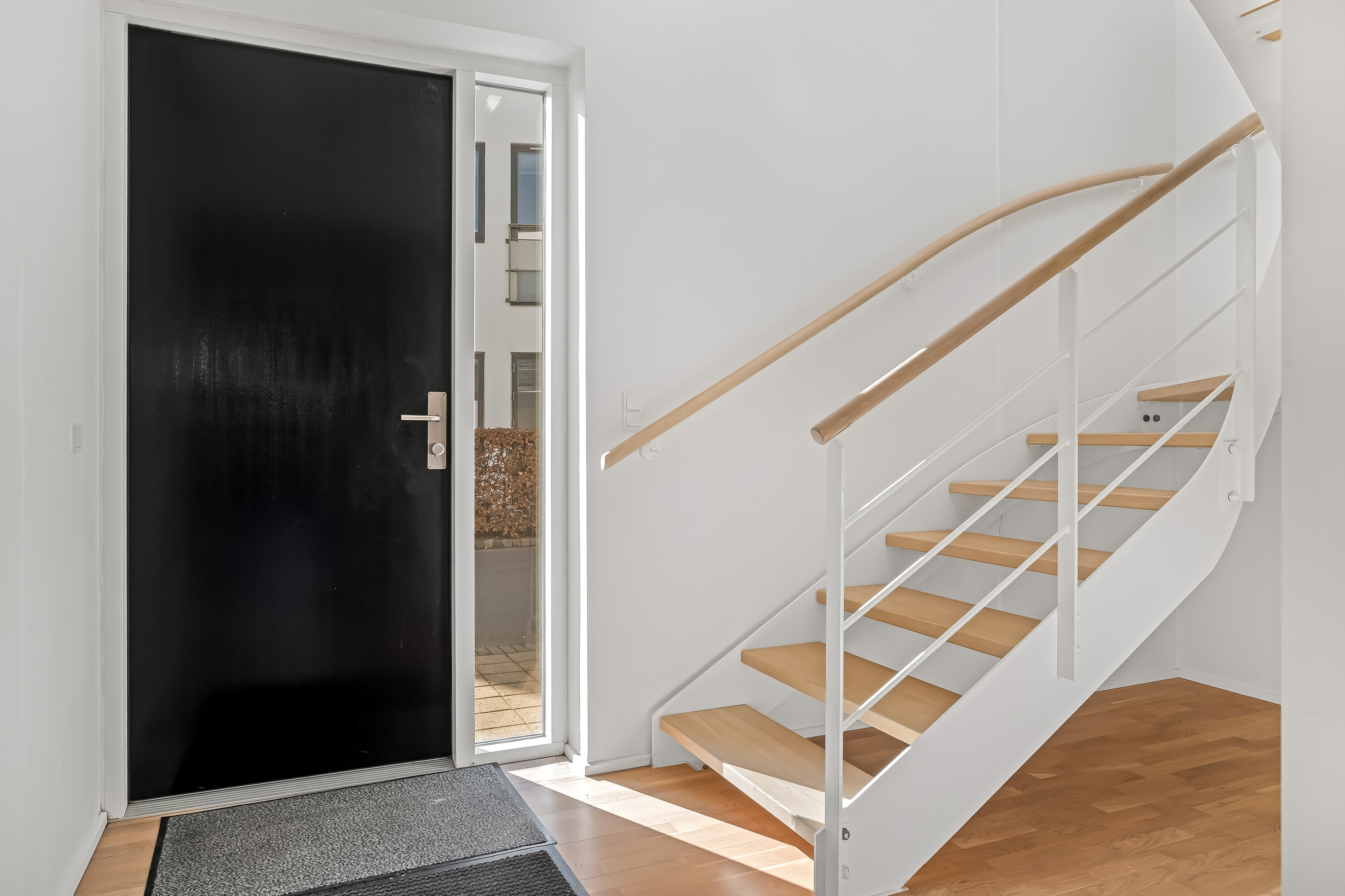 Fremhævet entré billede i fuldskærmstilstand. Billede af Ewaldsvej 32-34, 7500 Holstebro