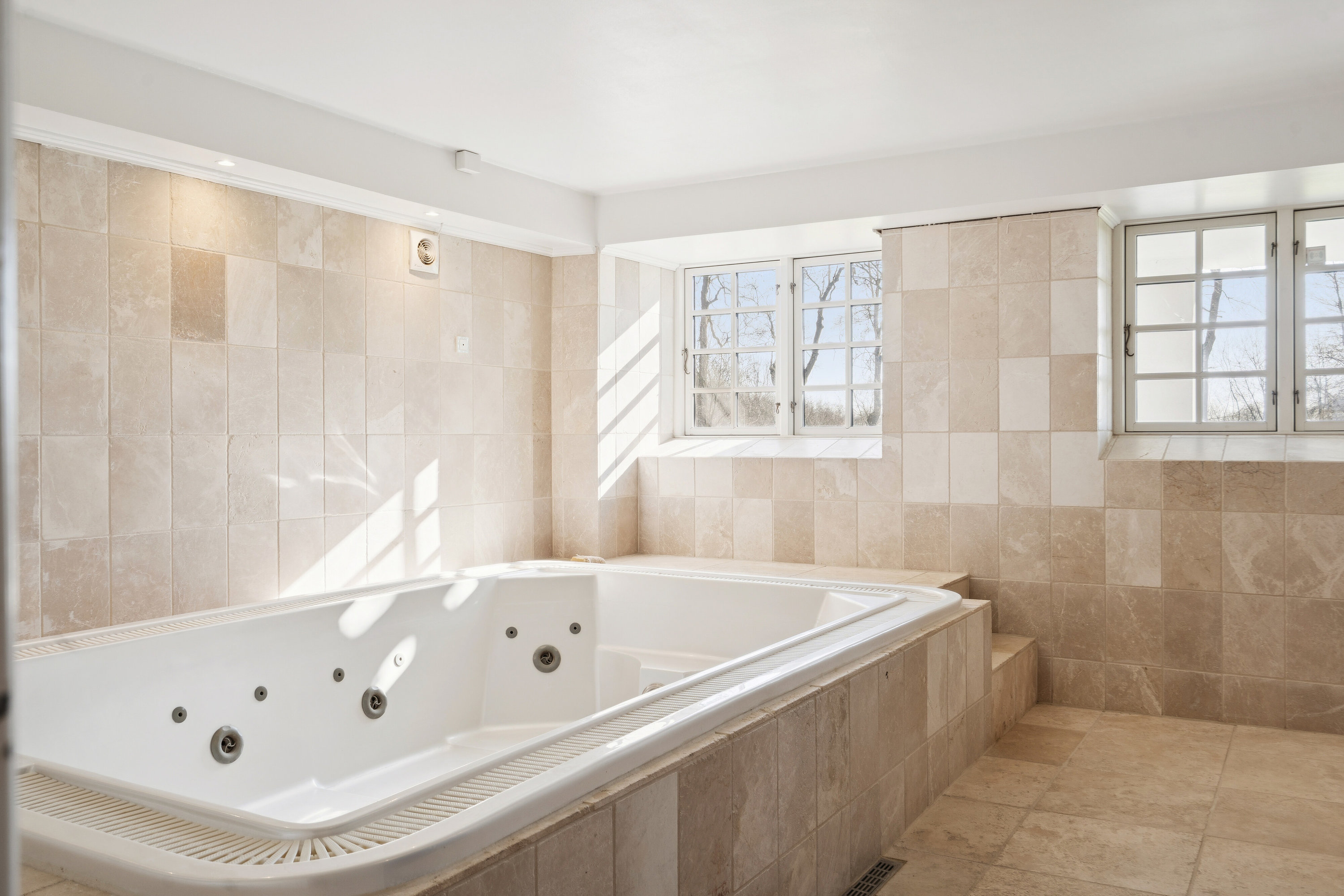 Fremhævet badeværelse billede i fuldskærmstilstand. Billede af Grøngrøftvej 16, Grøngrøft, 6200 Aabenraa