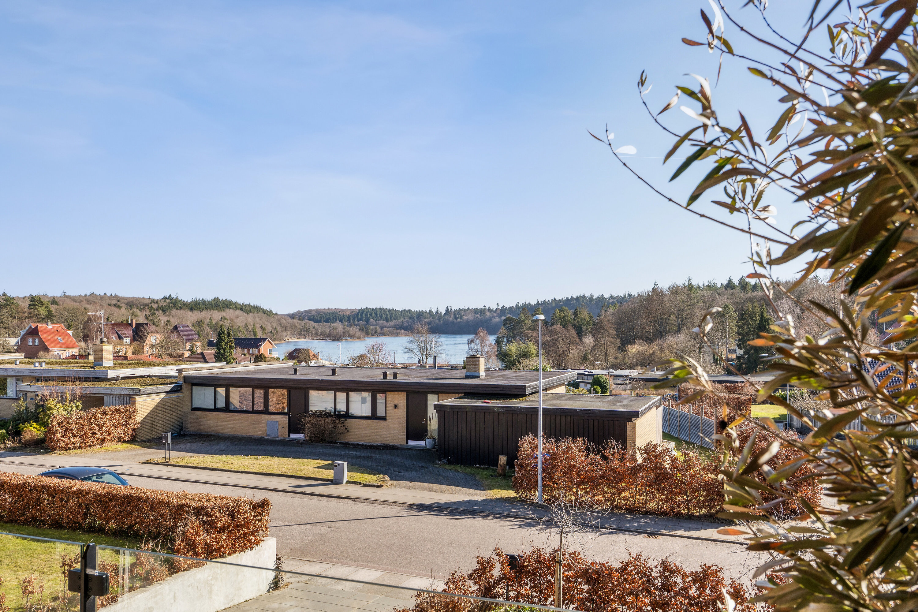 Fremhævet set fra haven billede i fuldskærmstilstand. Billede af Parkvænget 18, 8600 Silkeborg