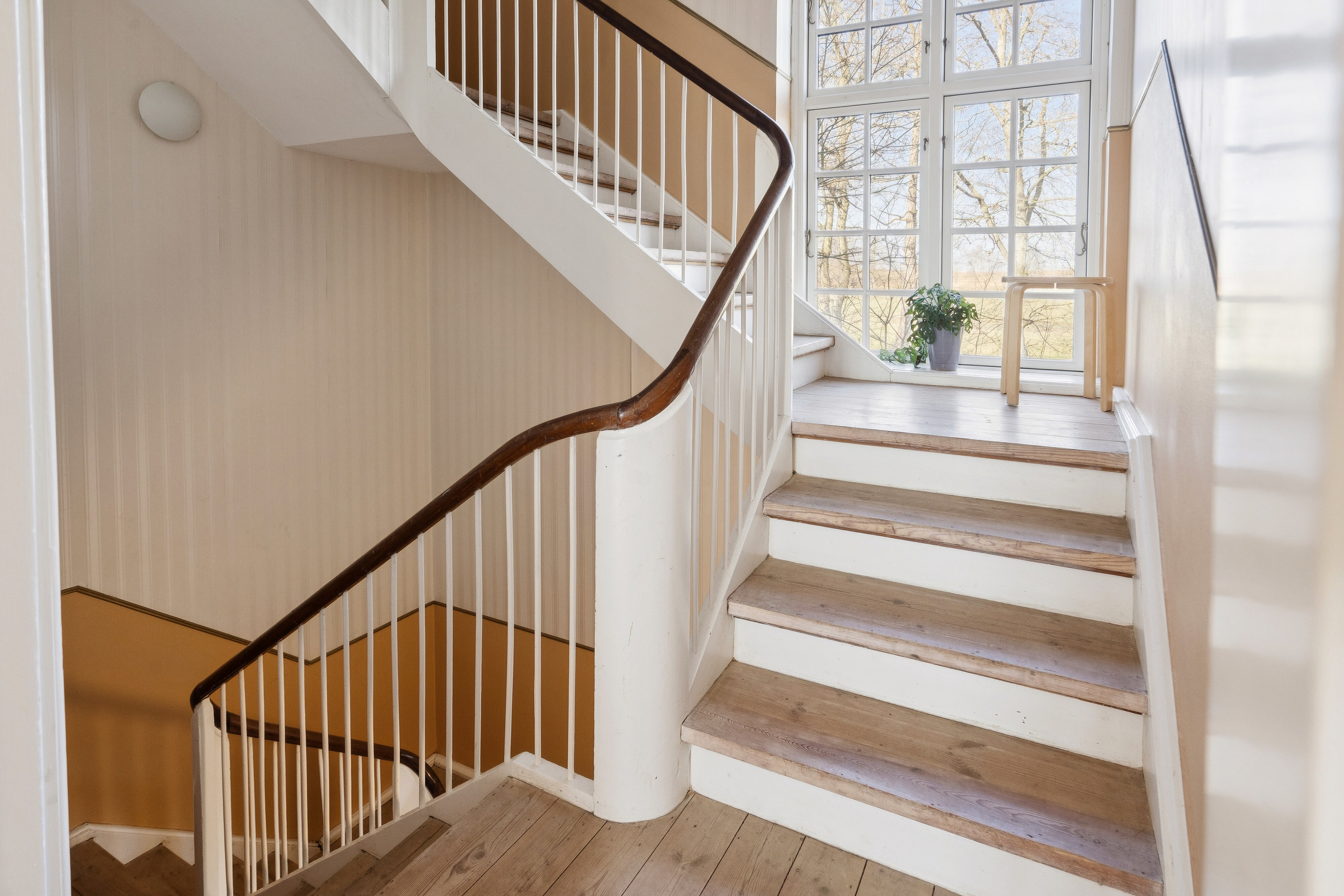 Fremhævet trappe billede i fuldskærmstilstand. Billede af Grøngrøftvej 16, Grøngrøft, 6200 Aabenraa