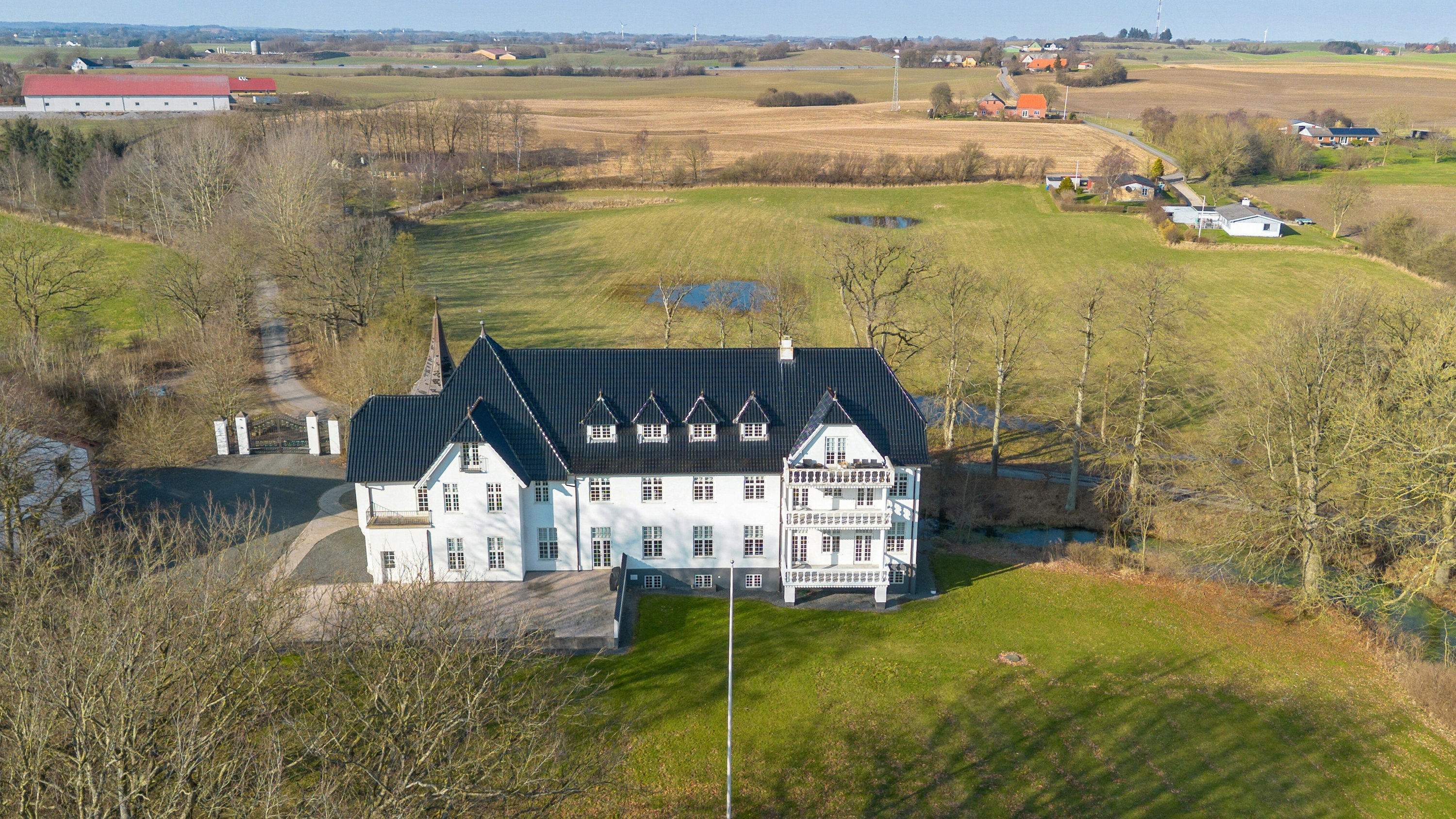 Fremhævet luftfoto billede i fuldskærmstilstand. Billede af Grøngrøftvej 16, Grøngrøft, 6200 Aabenraa