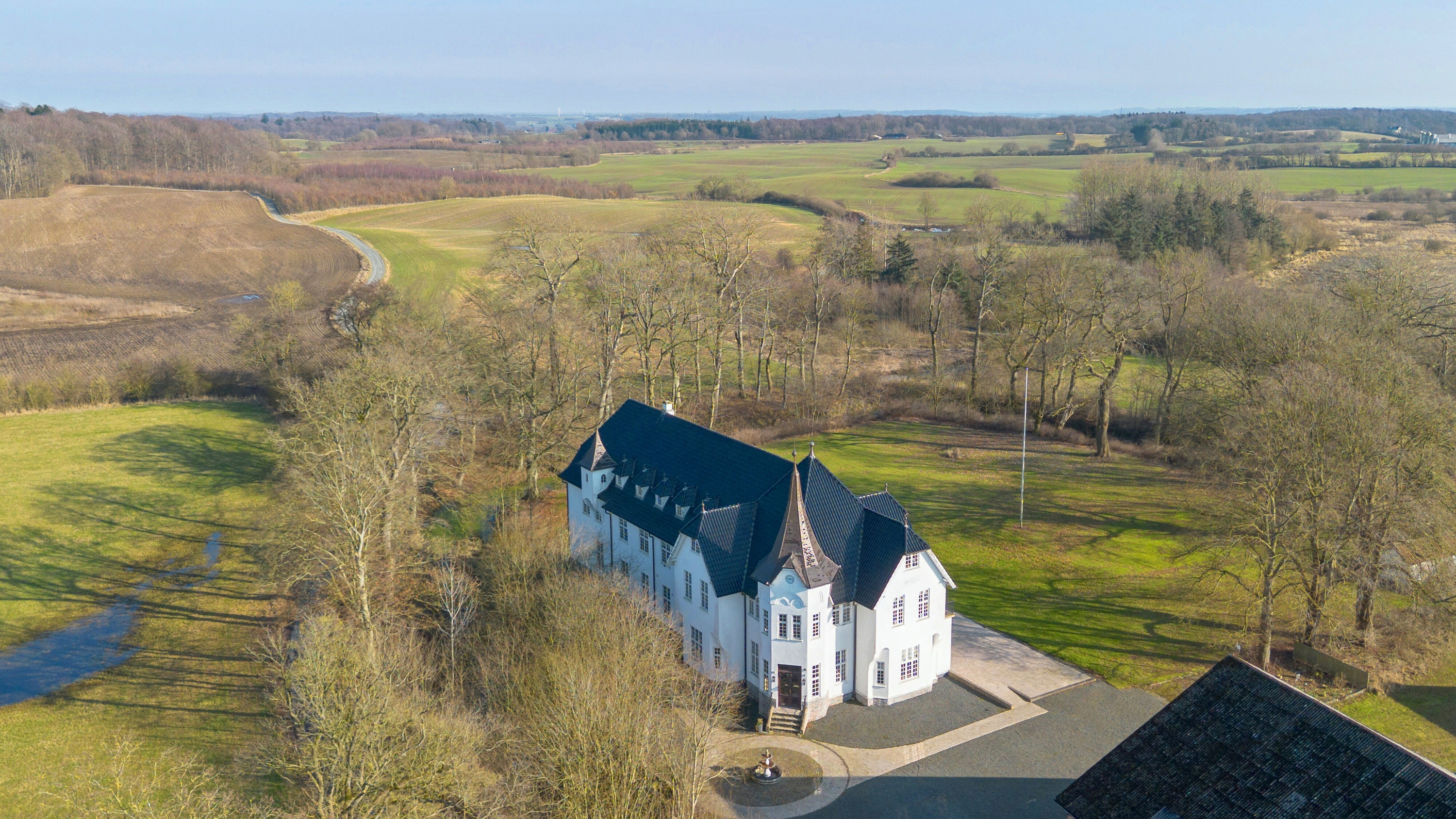 Fremhævet luftfoto billede i fuldskærmstilstand. Billede af Grøngrøftvej 16, Grøngrøft, 6200 Aabenraa