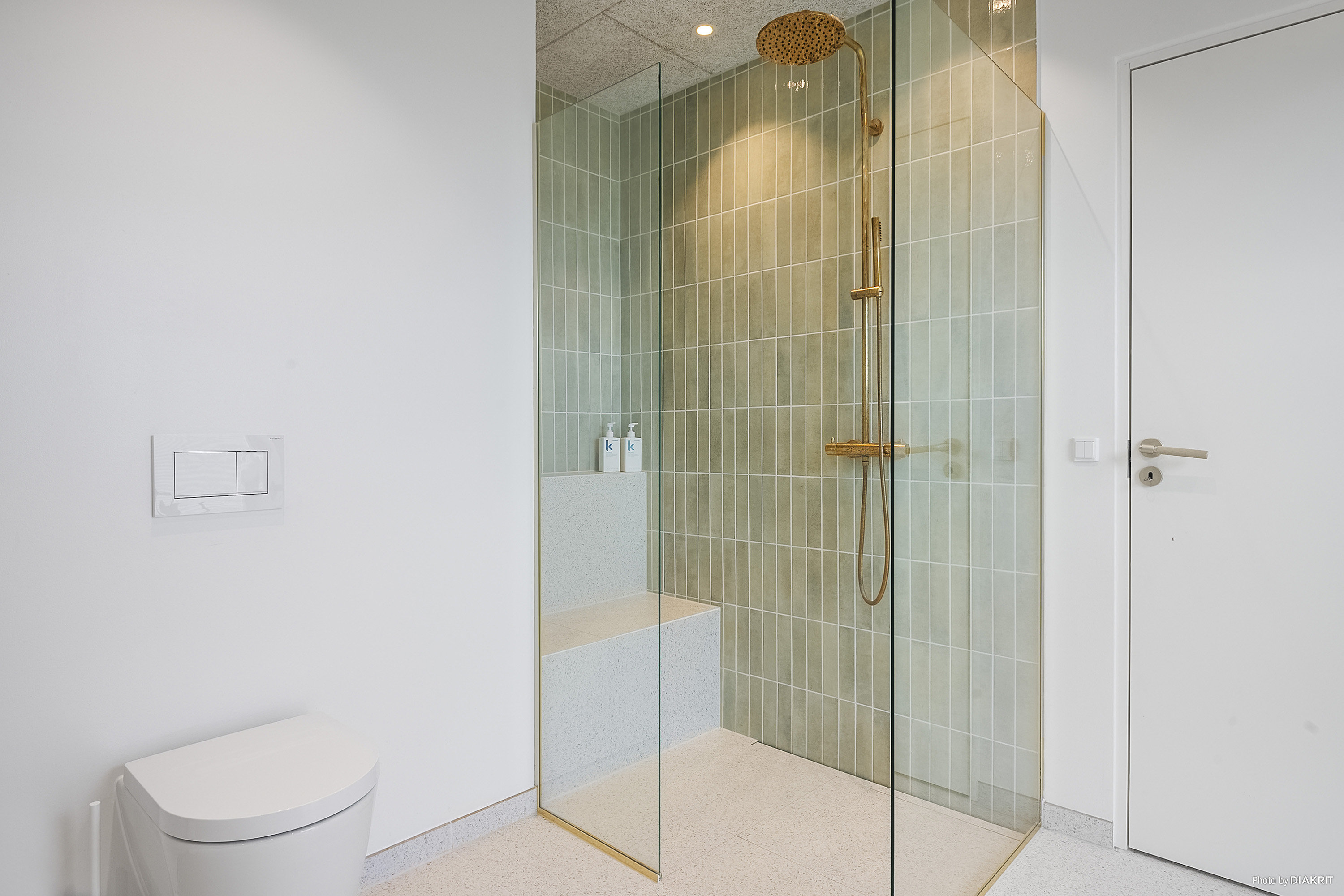 Fremhævet badeværelse billede i fuldskærmstilstand. Billede af Hou Strandpark 51, Hou, 8300 Odder