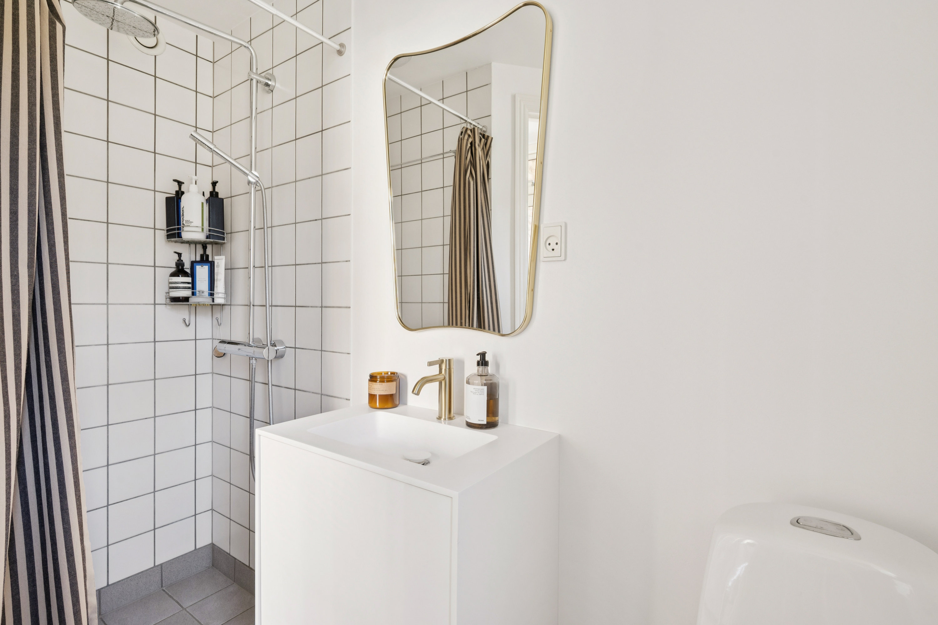 Fremhævet badeværelse billede i fuldskærmstilstand. Billede af Montanagade 58, st.. th., 8000 Aarhus C