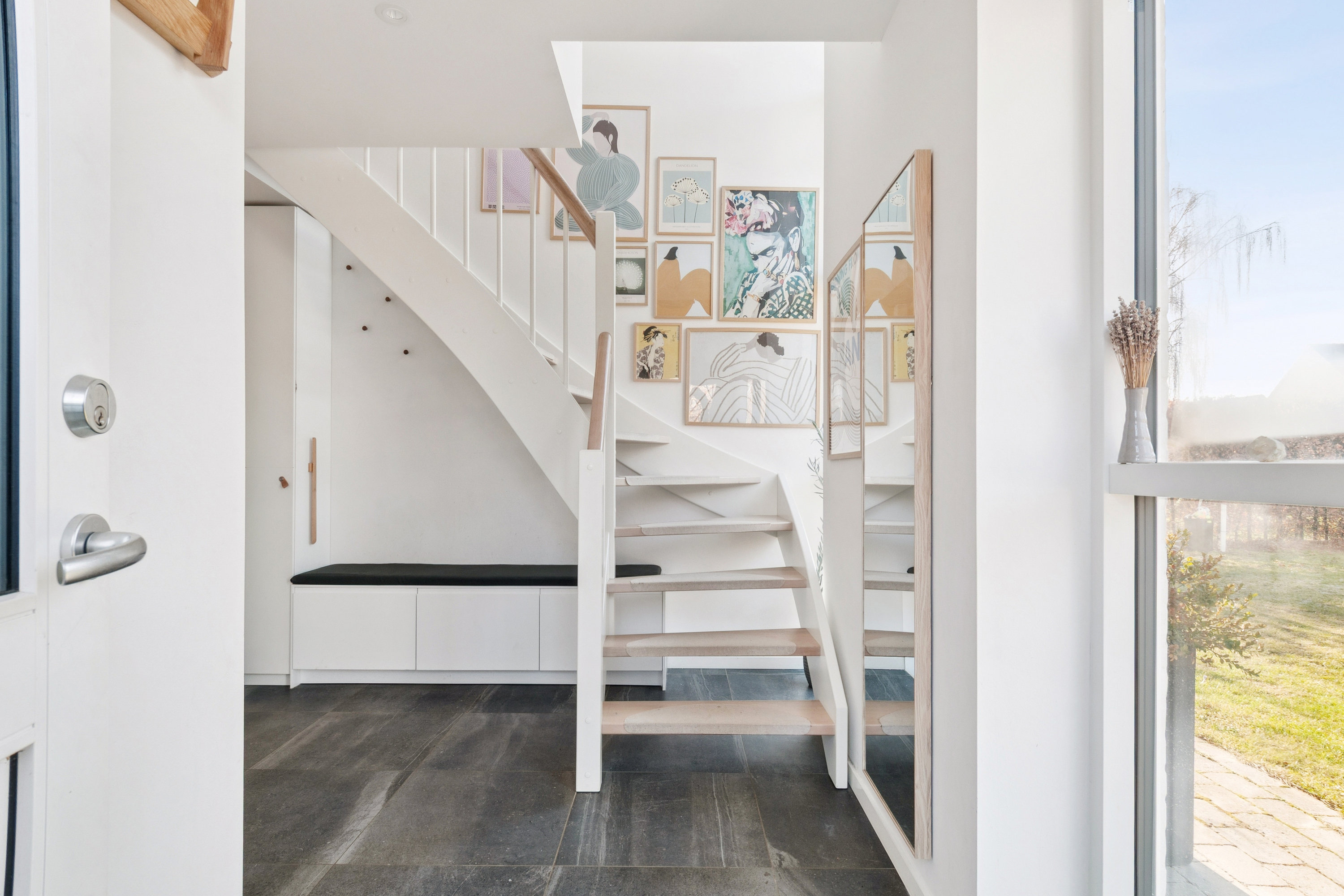 Fremhævet gang billede i fuldskærmstilstand. Billede af Akacievej 8A, 2791 Dragør