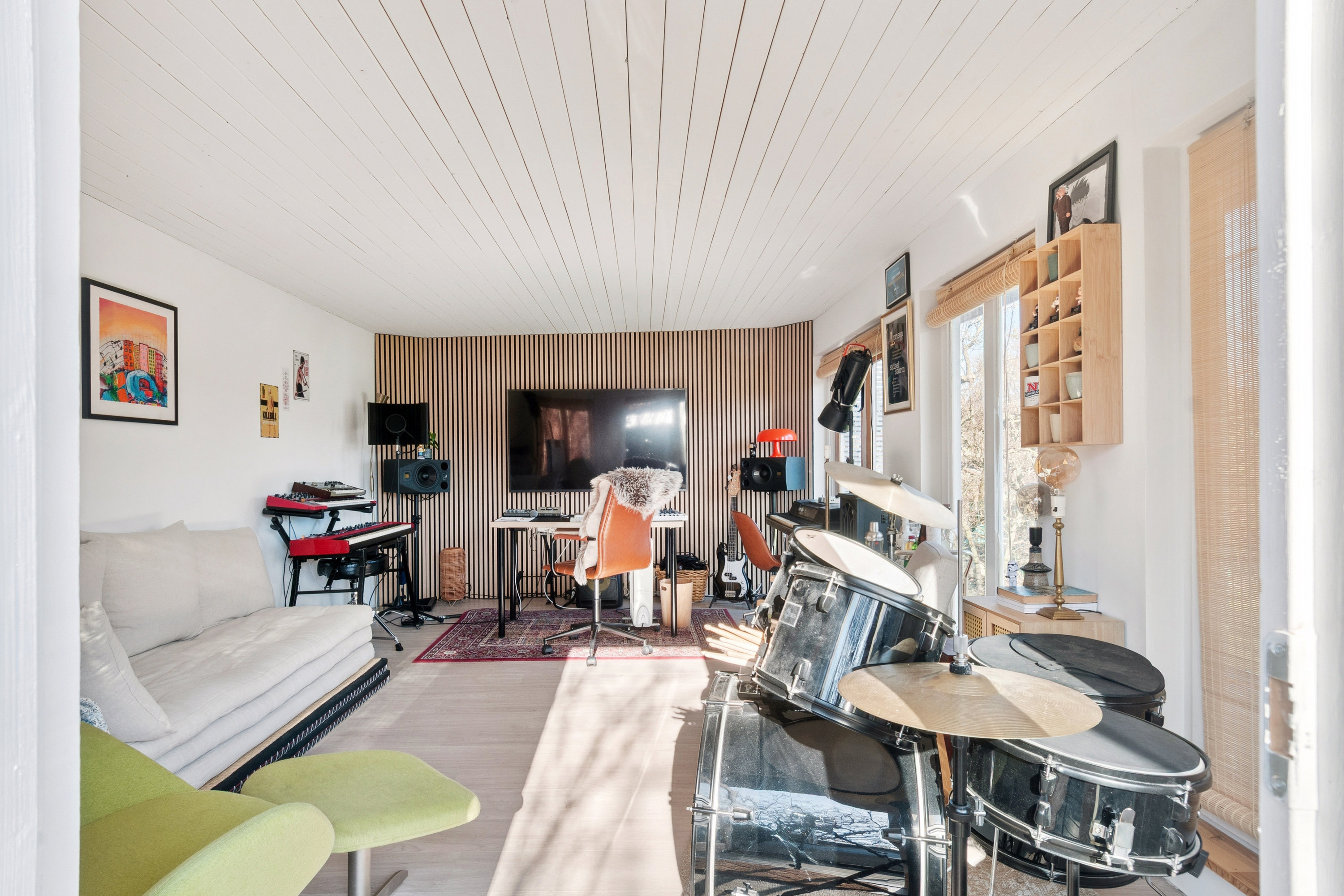 Fremhævet stue billede i fuldskærmstilstand. Billede af Akacievej 8A, 2791 Dragør