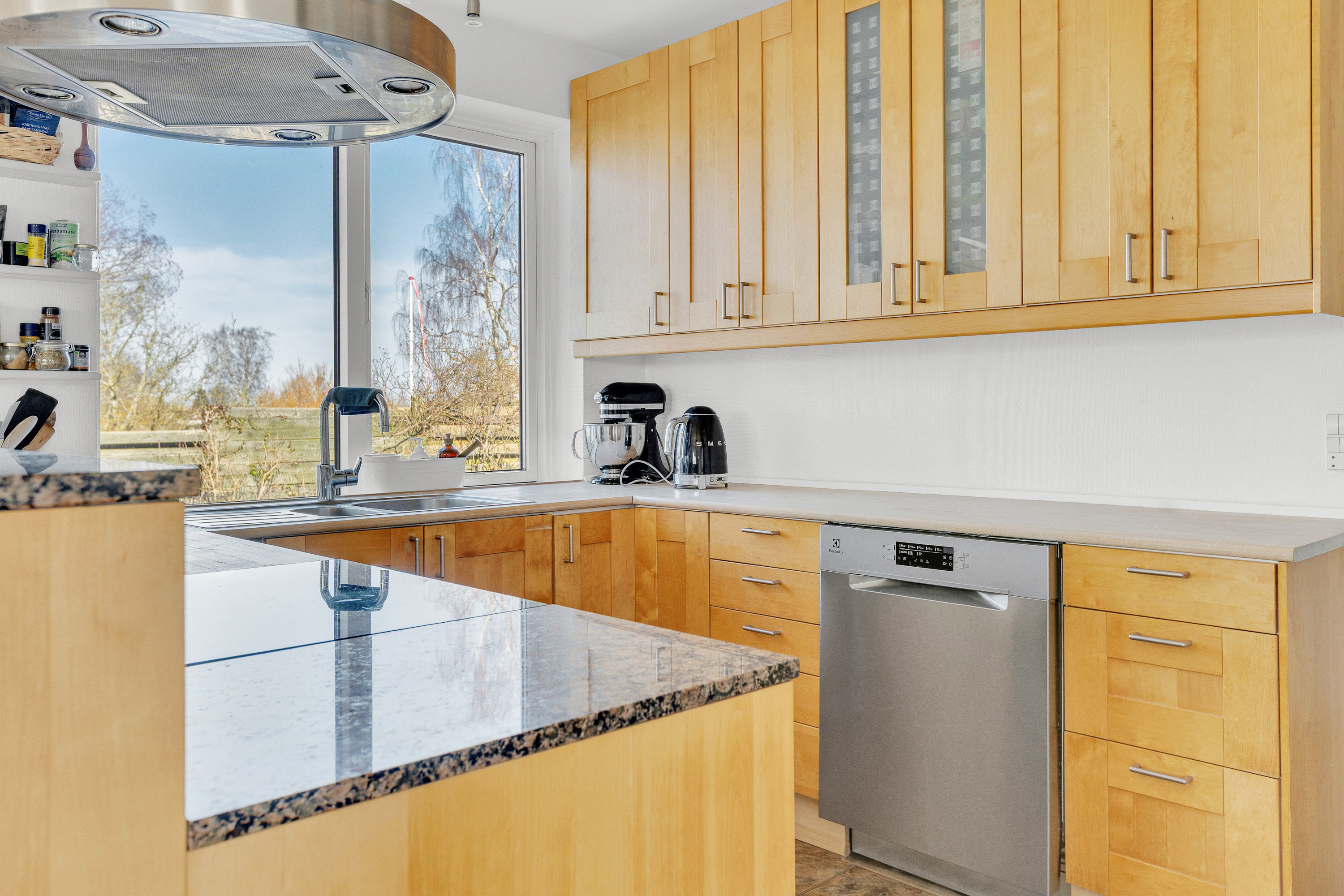 Fremhævet køkken billede i fuldskærmstilstand. Billede af Søndervej 15B, 2750 Ballerup