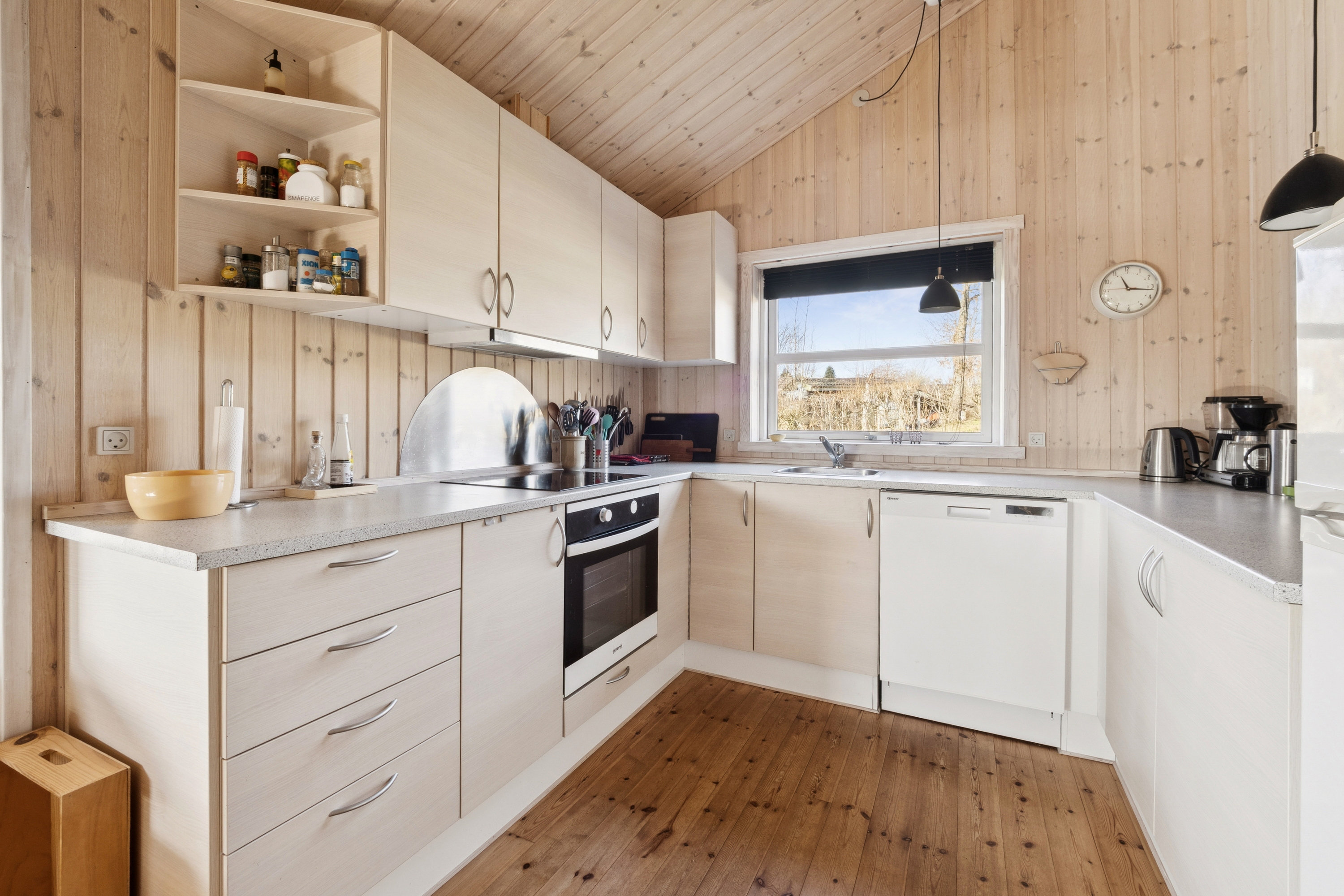 Fremhævet køkken billede i fuldskærmstilstand. Billede af Eskovvej 69, Eskov, 7870 Roslev