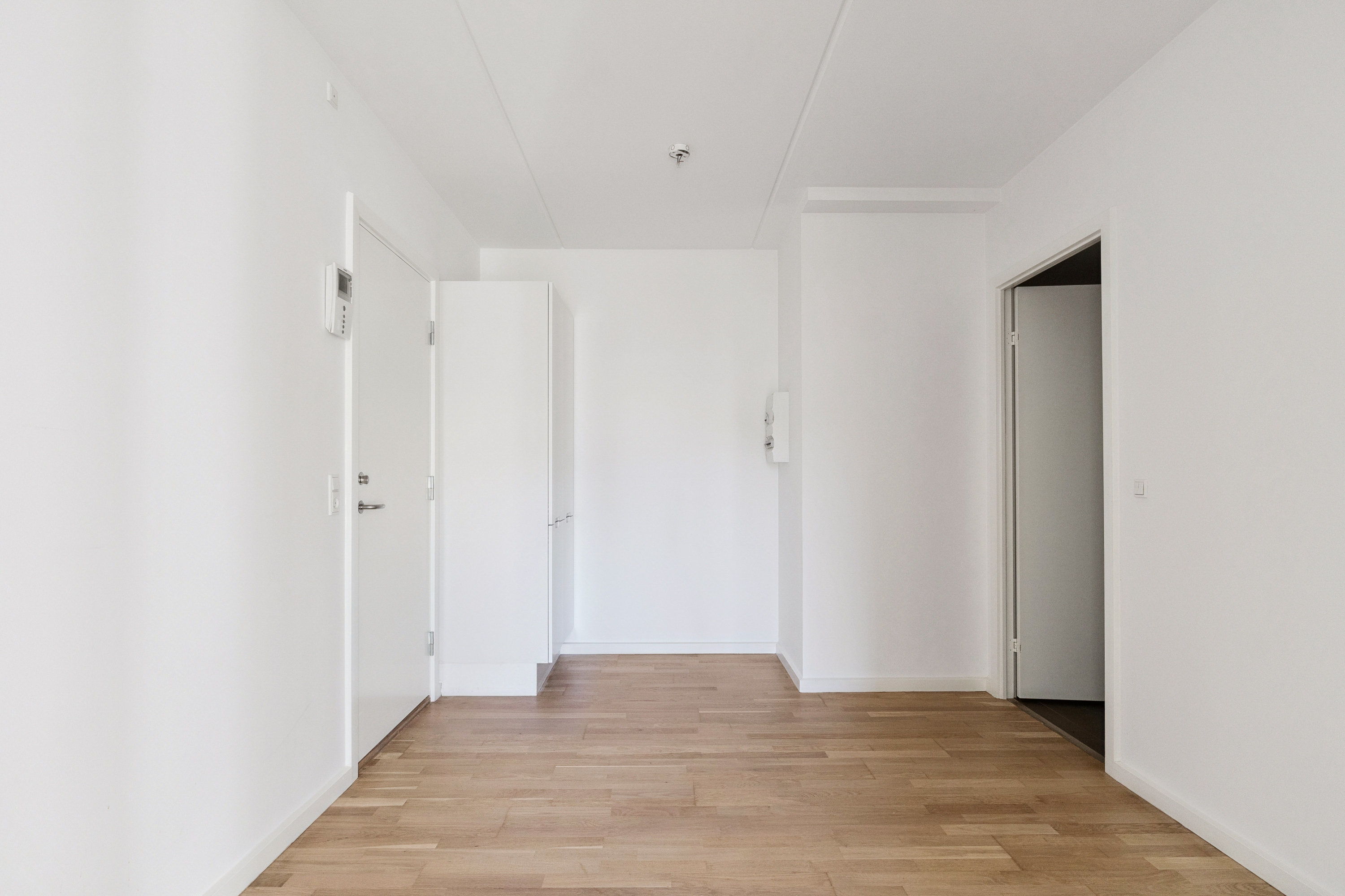 Fremhævet gang billede i fuldskærmstilstand. Billede af Venøgade 24, st.. mf., 2100 København Ø