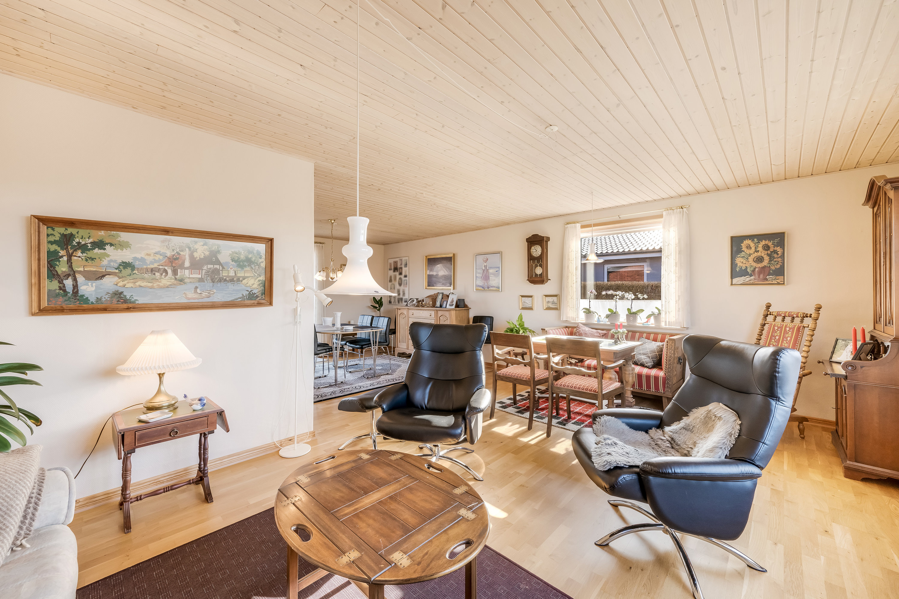 Fremhævet stue billede i fuldskærmstilstand. Billede af Kappelhøj 7, 6950 Ringkøbing