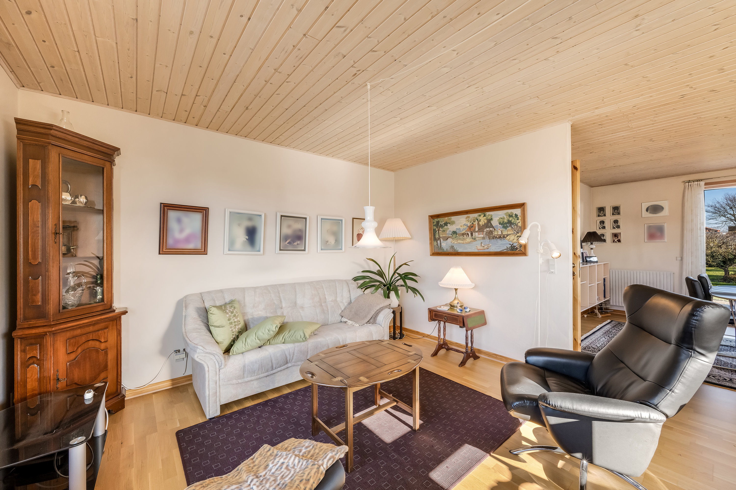 Fremhævet stue billede i fuldskærmstilstand. Billede af Kappelhøj 7, 6950 Ringkøbing