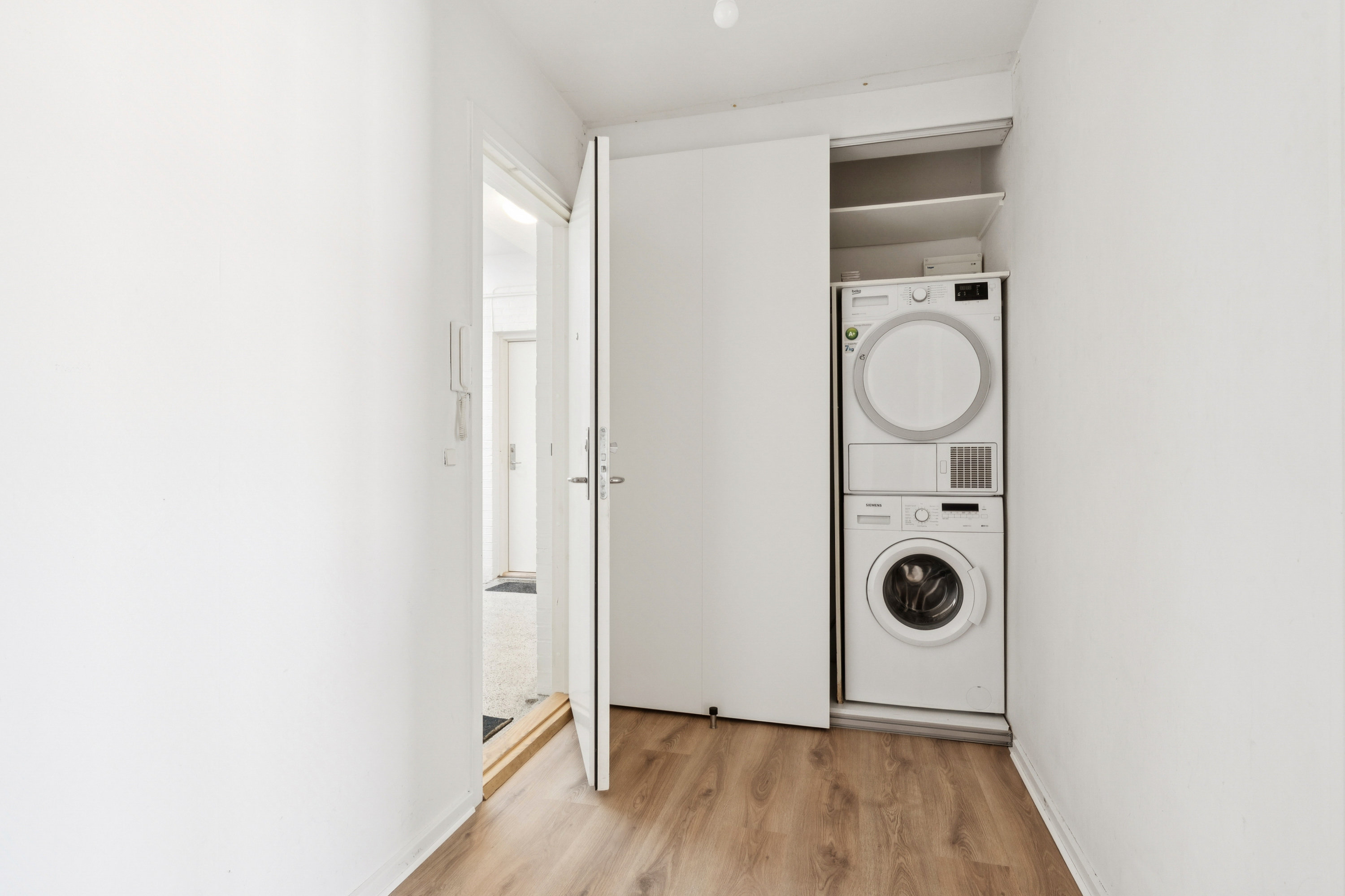 Fremhævet gang billede i fuldskærmstilstand. Billede af Vesterå 9, 3. 3., 9000 Aalborg