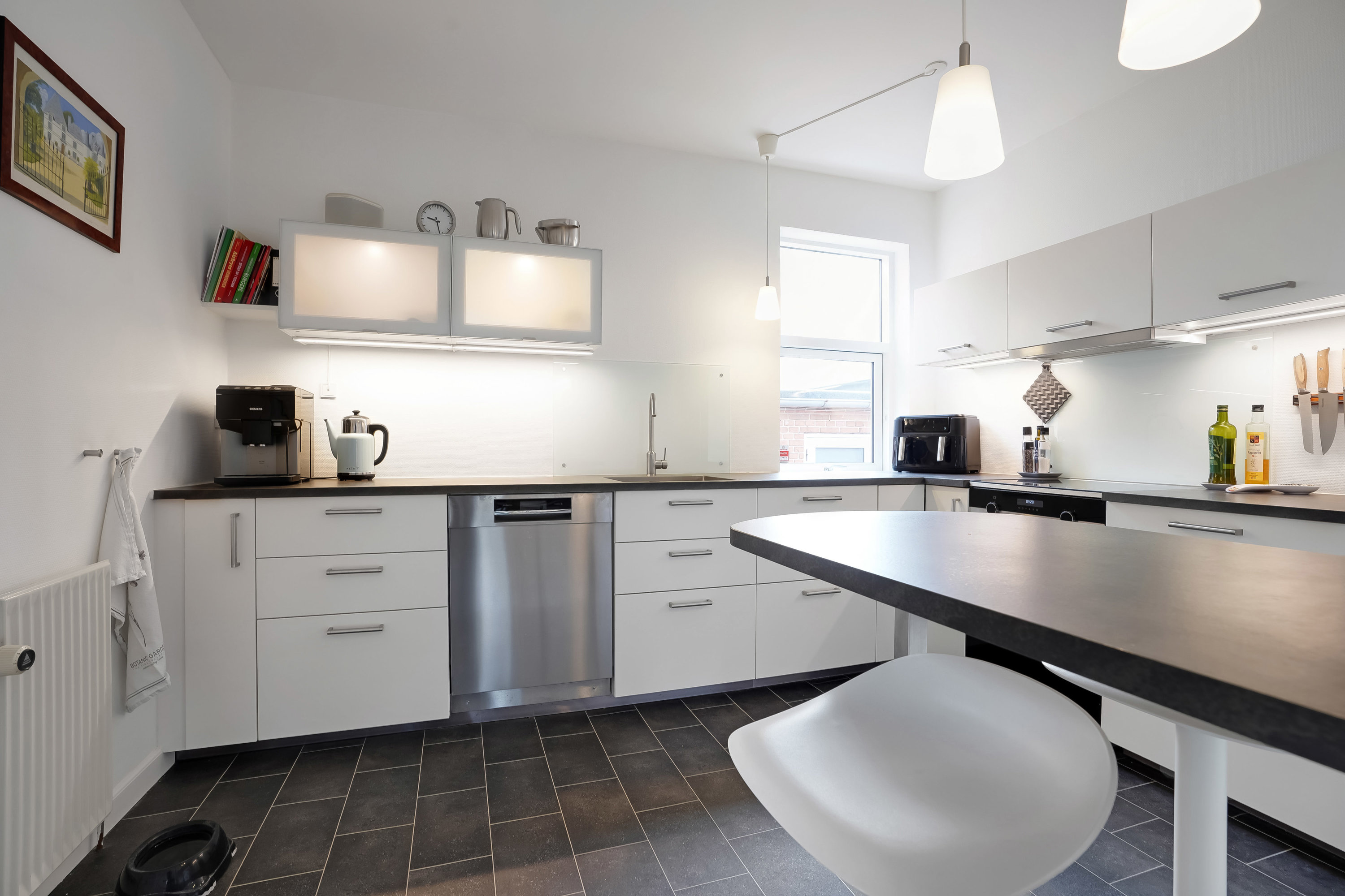 Fremhævet køkken billede i fuldskærmstilstand. Billede af Teglgårdsvej 2A, 5500 Middelfart