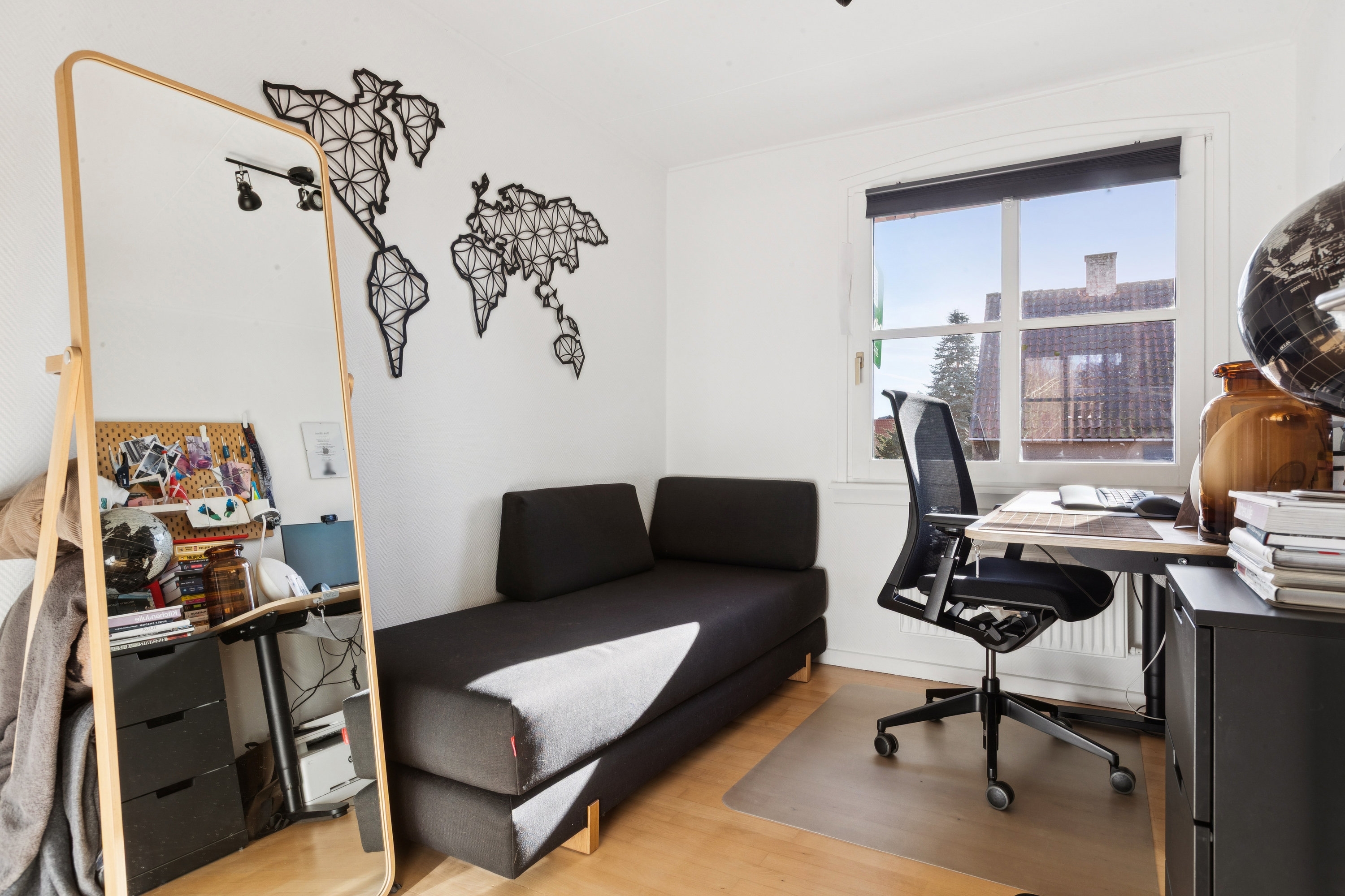 Fremhævet værelse billede i fuldskærmstilstand. Billede af Lindevej 3C, 2630 Taastrup