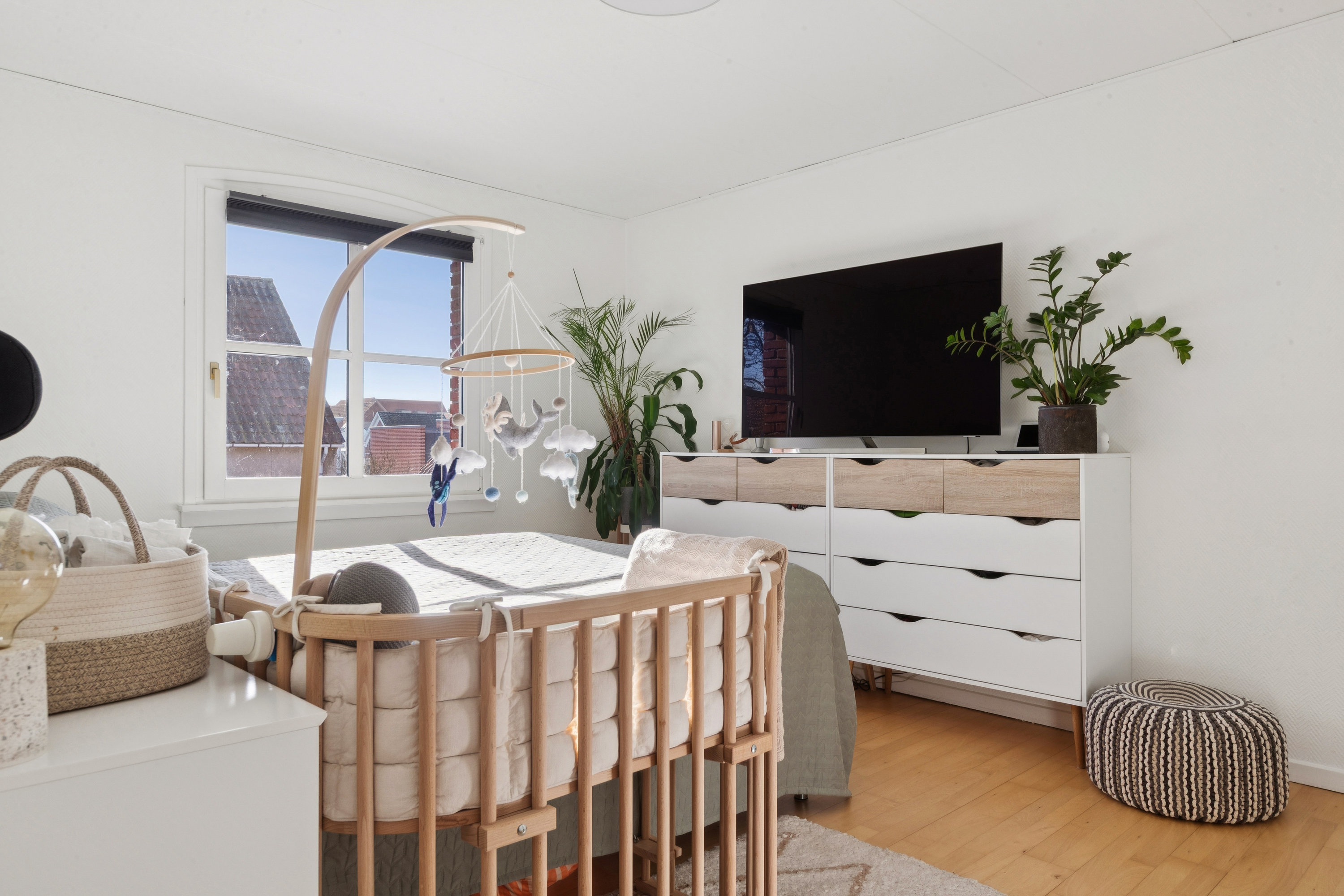 Fremhævet værelse billede i fuldskærmstilstand. Billede af Lindevej 3C, 2630 Taastrup