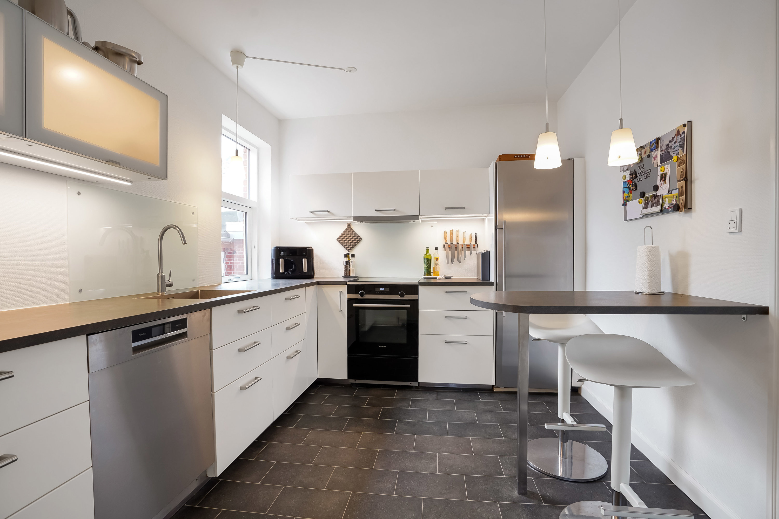 Fremhævet køkken billede i fuldskærmstilstand. Billede af Teglgårdsvej 2A, 5500 Middelfart