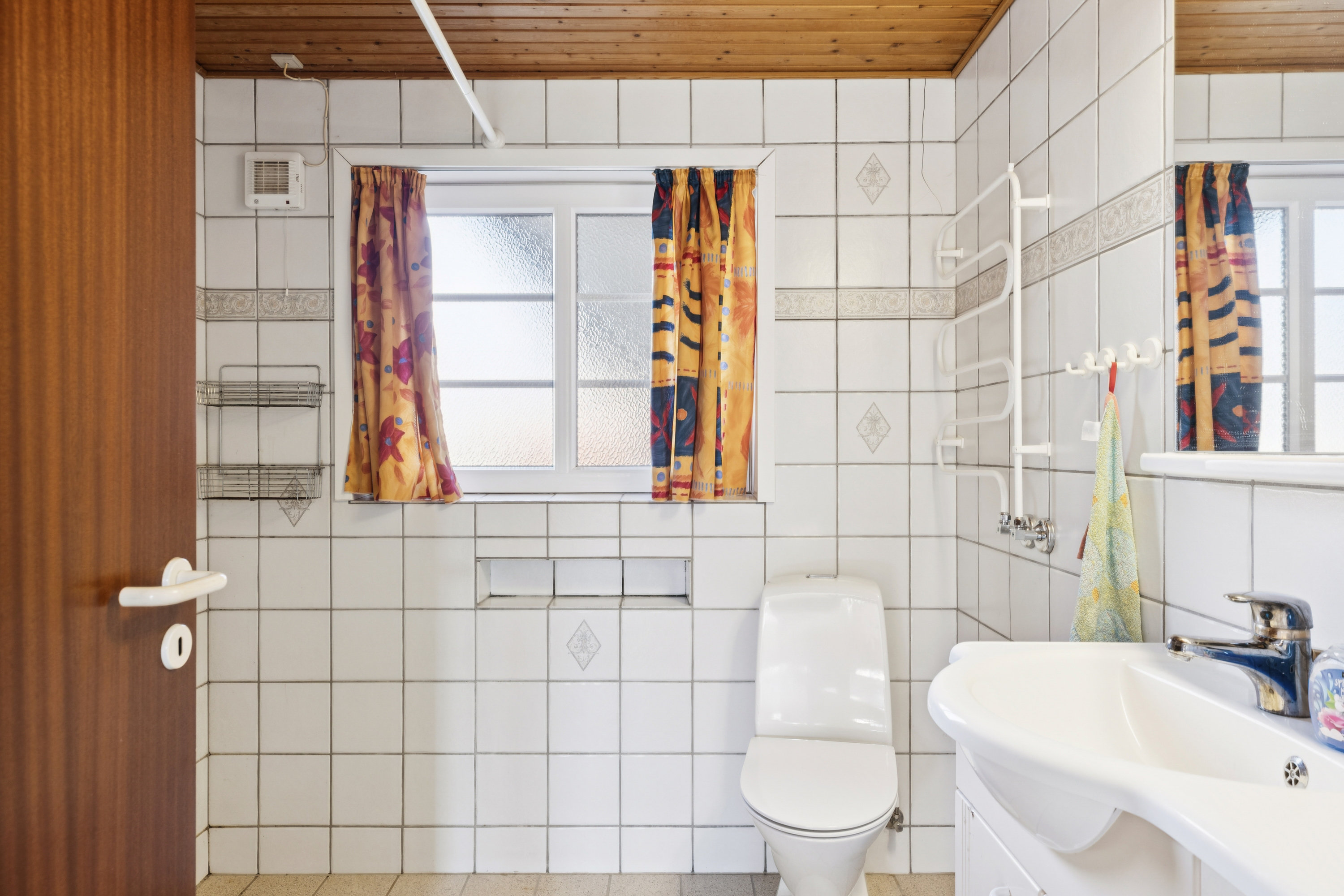 Fremhævet badeværelse billede i fuldskærmstilstand. Billede af Gl Åvej 17, 6760 Ribe