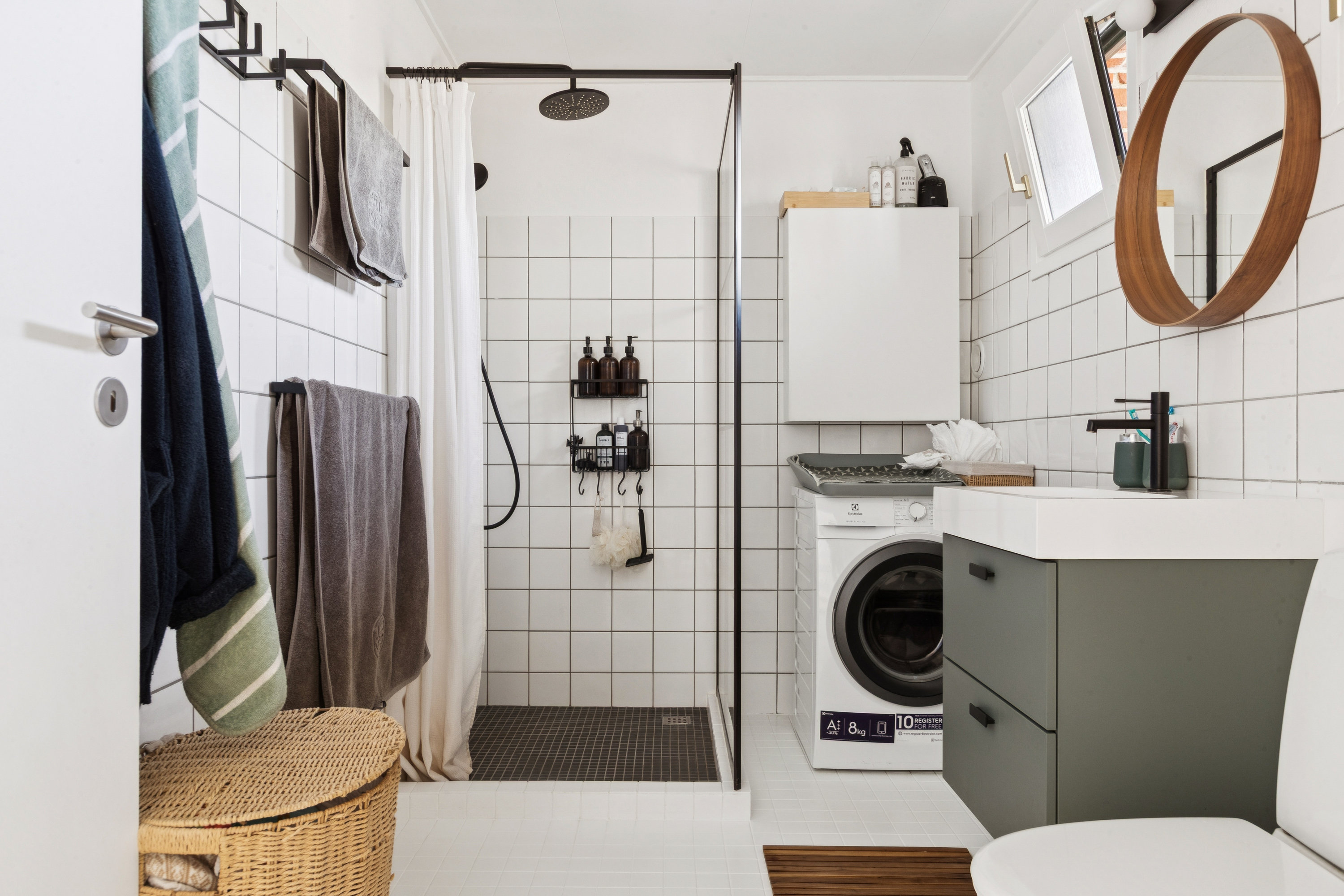 Fremhævet badeværelse billede i fuldskærmstilstand. Billede af Lindevej 3C, 2630 Taastrup