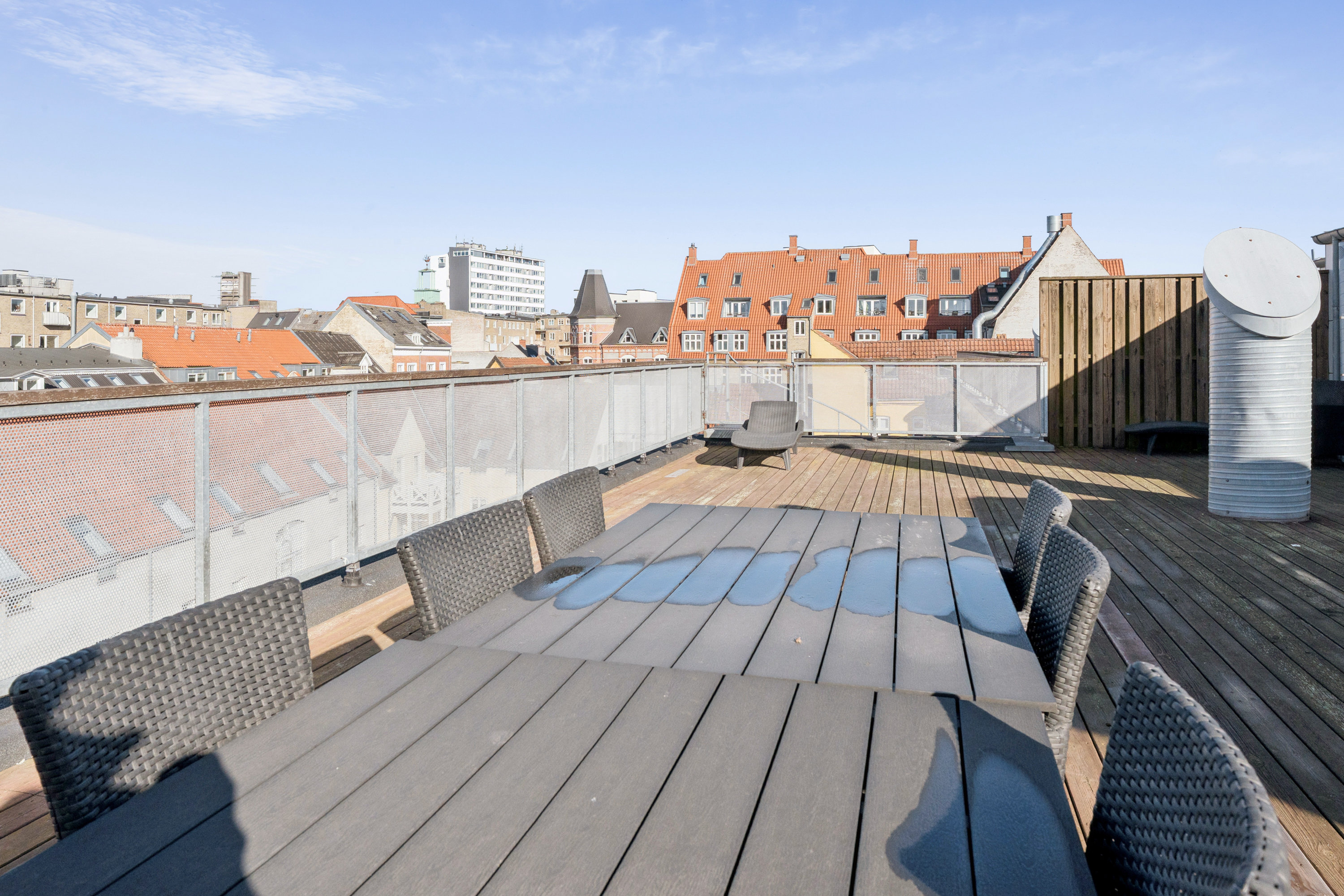 Fremhævet terrasse billede i fuldskærmstilstand. Billede af Vesterå 9, 3. 3., 9000 Aalborg