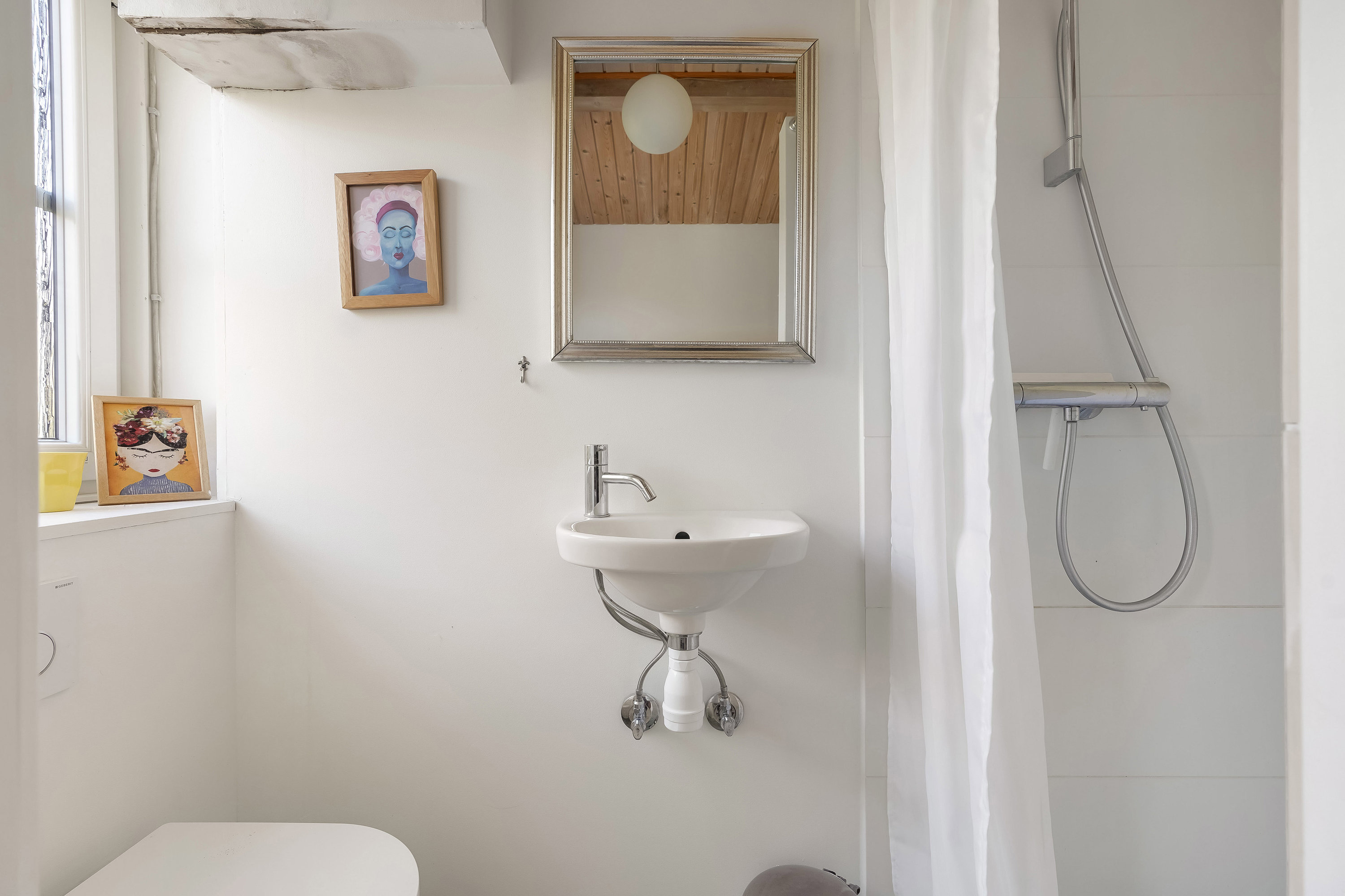 Fremhævet badeværelse billede i fuldskærmstilstand. Billede af Kløvervej 50, 5300 Kerteminde