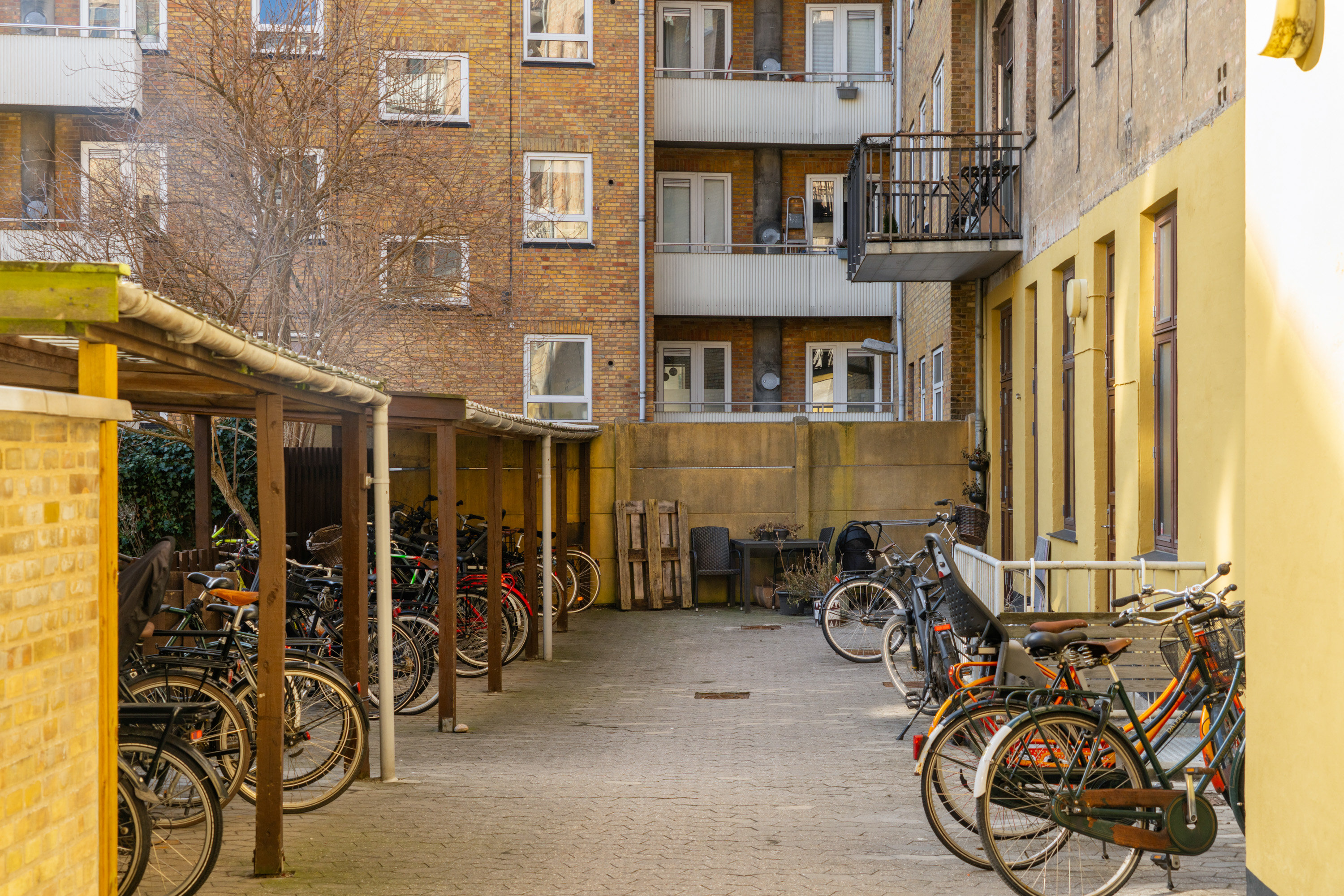 Fremhævet  billede i fuldskærmstilstand. Billede af Falkoner Alle 46, 5. tv., 2000 Frederiksberg