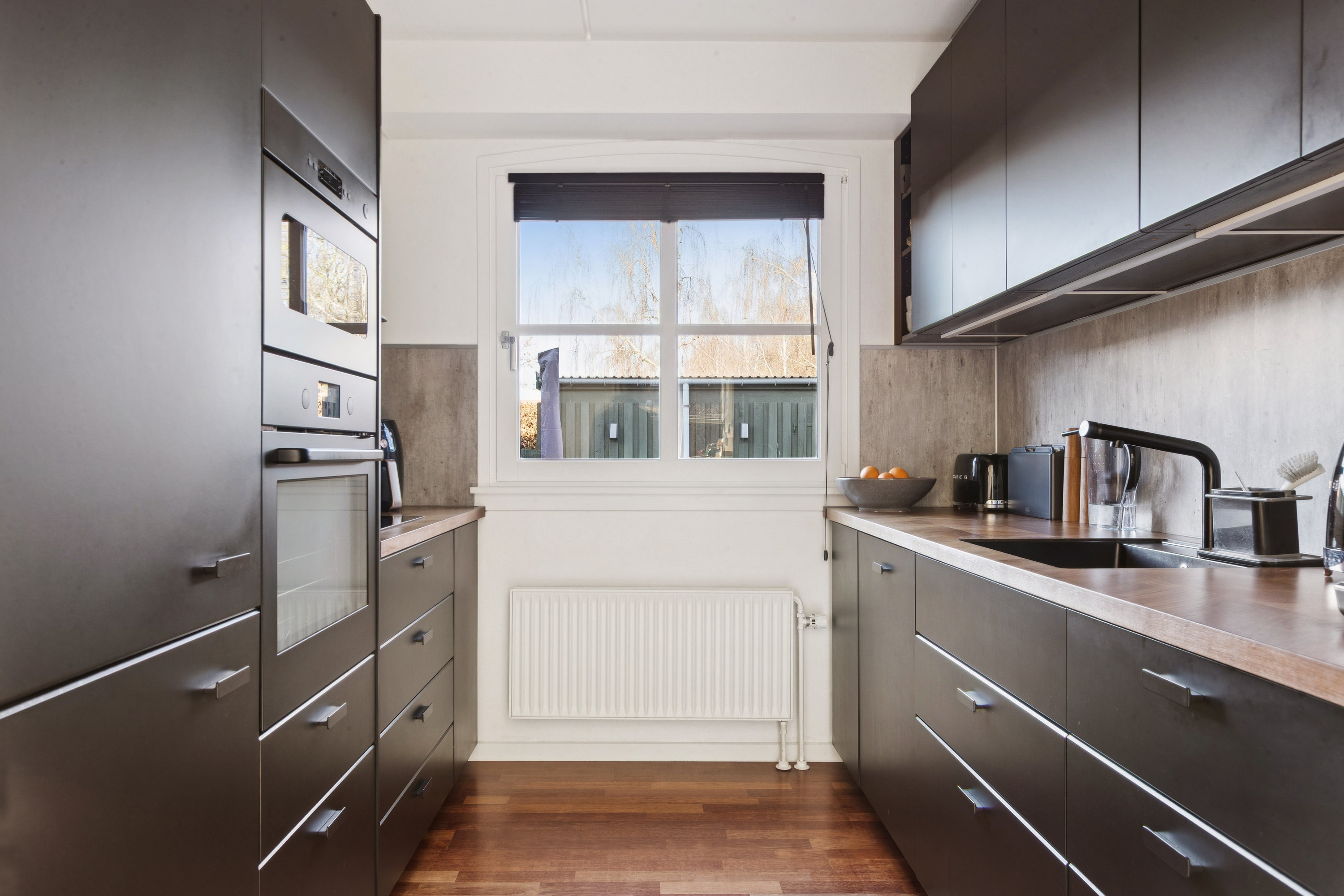 Fremhævet køkken billede i fuldskærmstilstand. Billede af Lindevej 3C, 2630 Taastrup