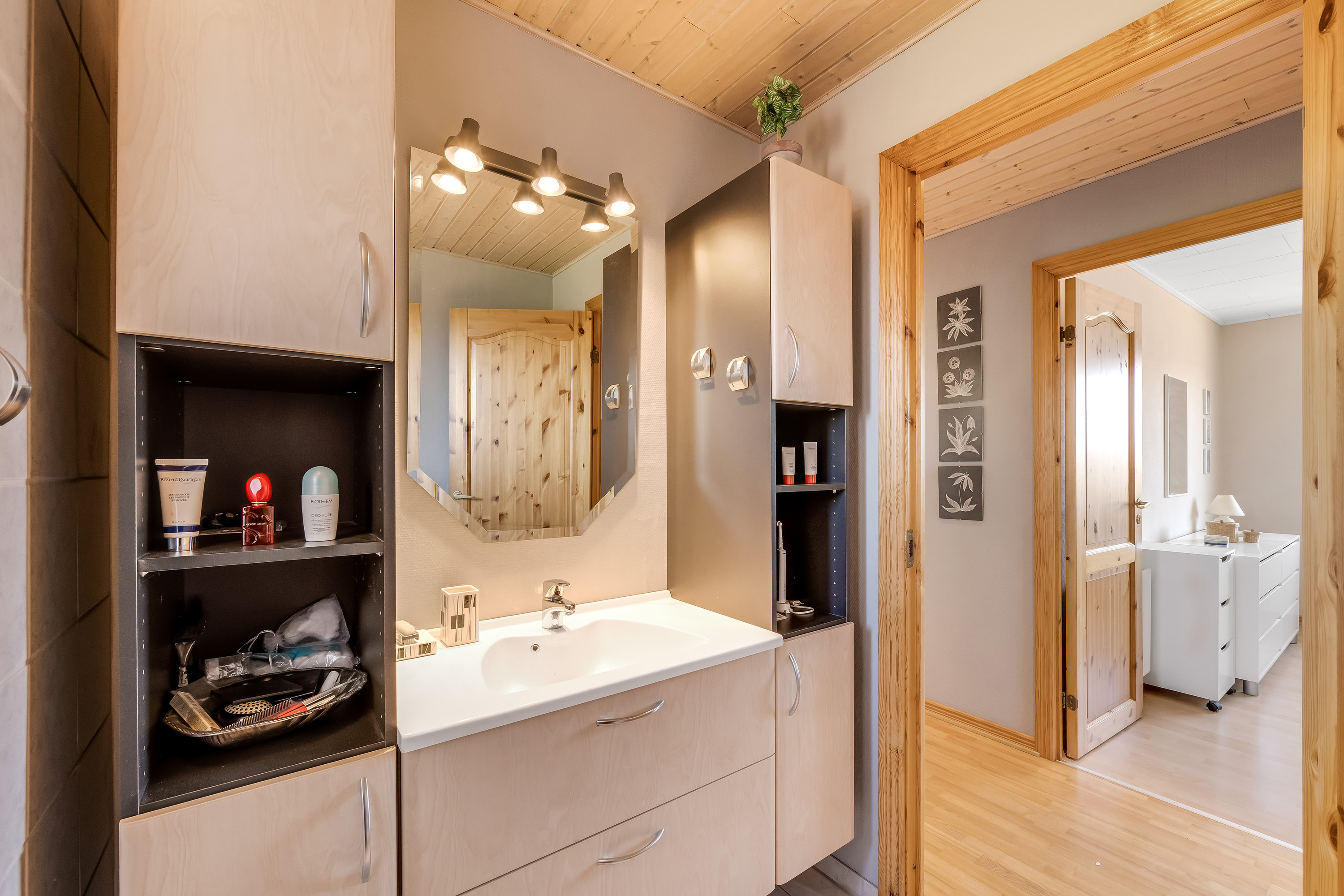 Fremhævet badeværelse billede i fuldskærmstilstand. Billede af Kappelhøj 7, 6950 Ringkøbing