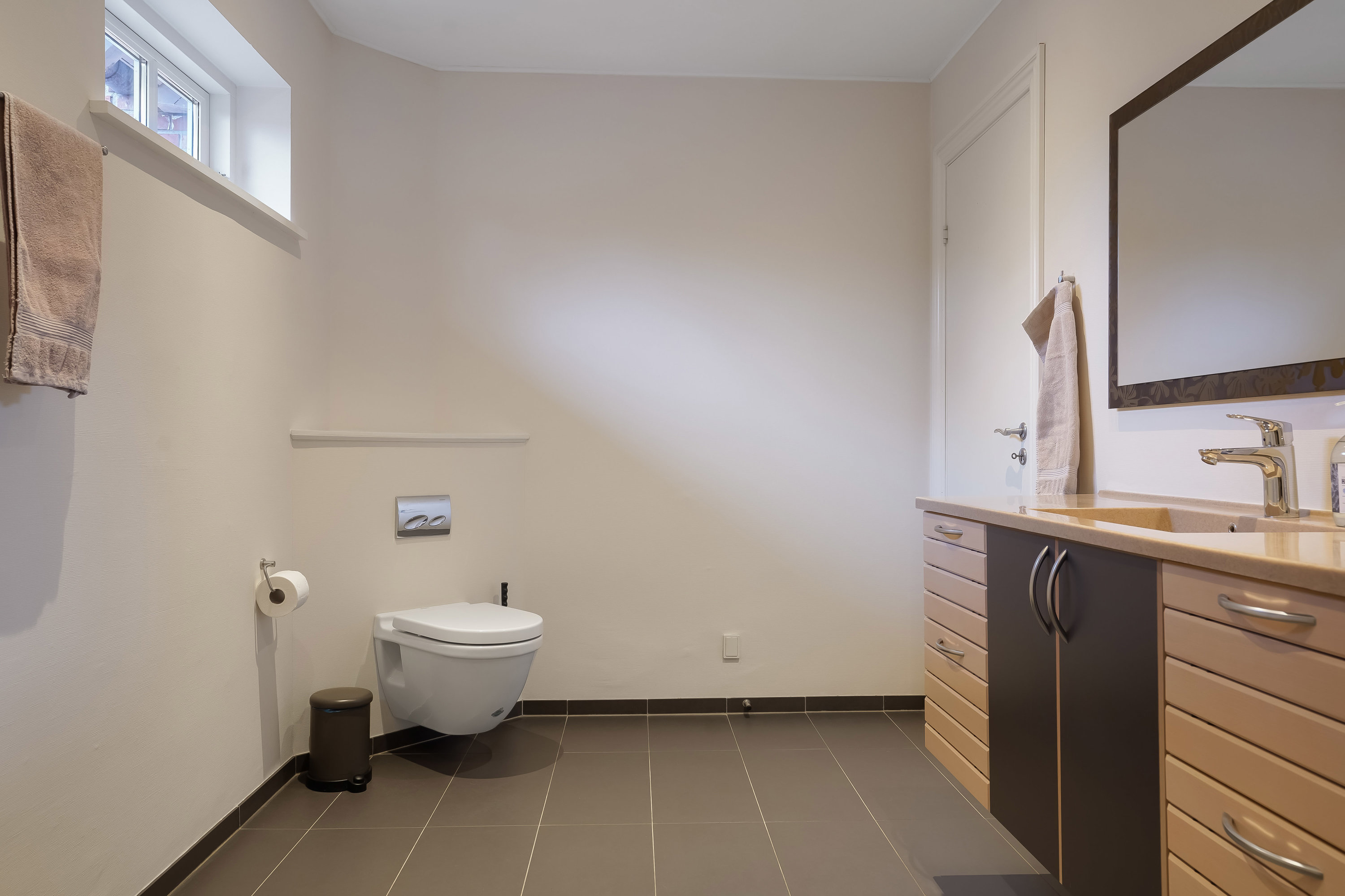 Fremhævet toilet billede i fuldskærmstilstand. Billede af Teglgårdsvej 2A, 5500 Middelfart